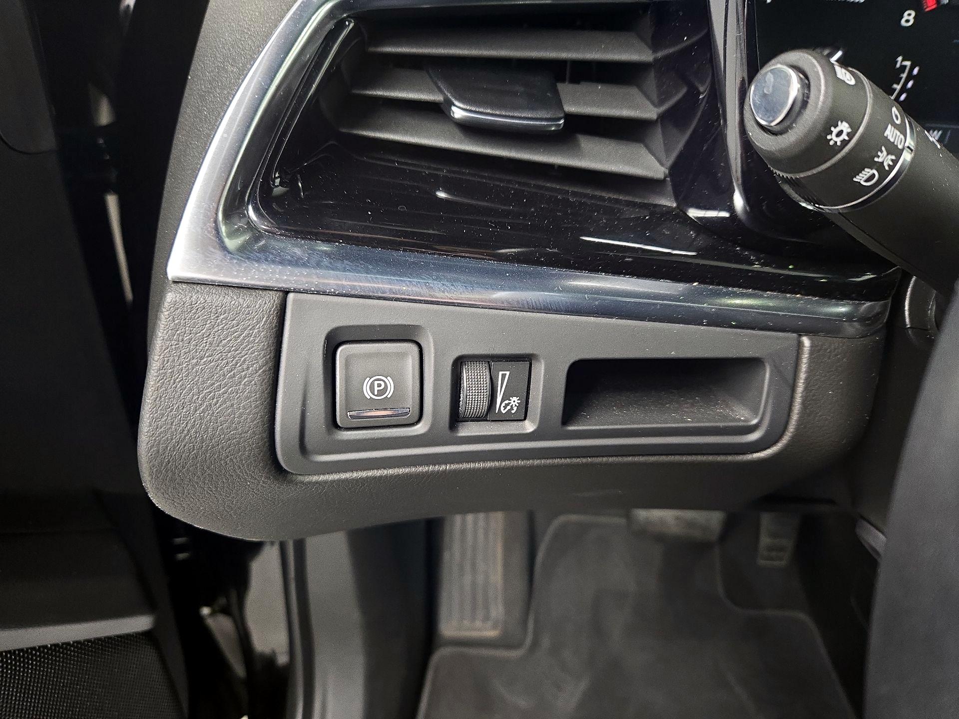 Thumbnail: 2025 Cadillac XT6 - 13