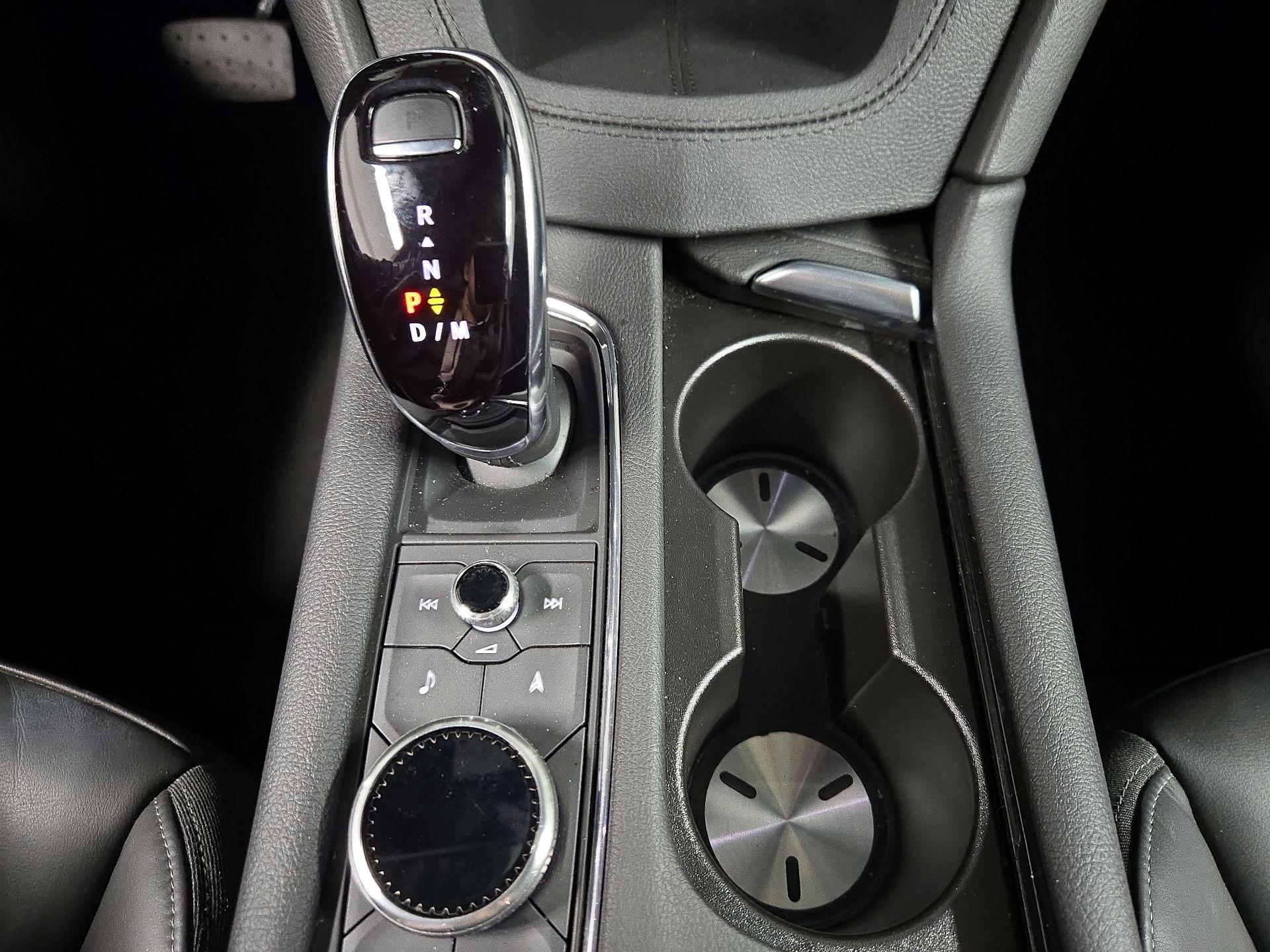 Thumbnail: 2025 Cadillac XT6 - 18