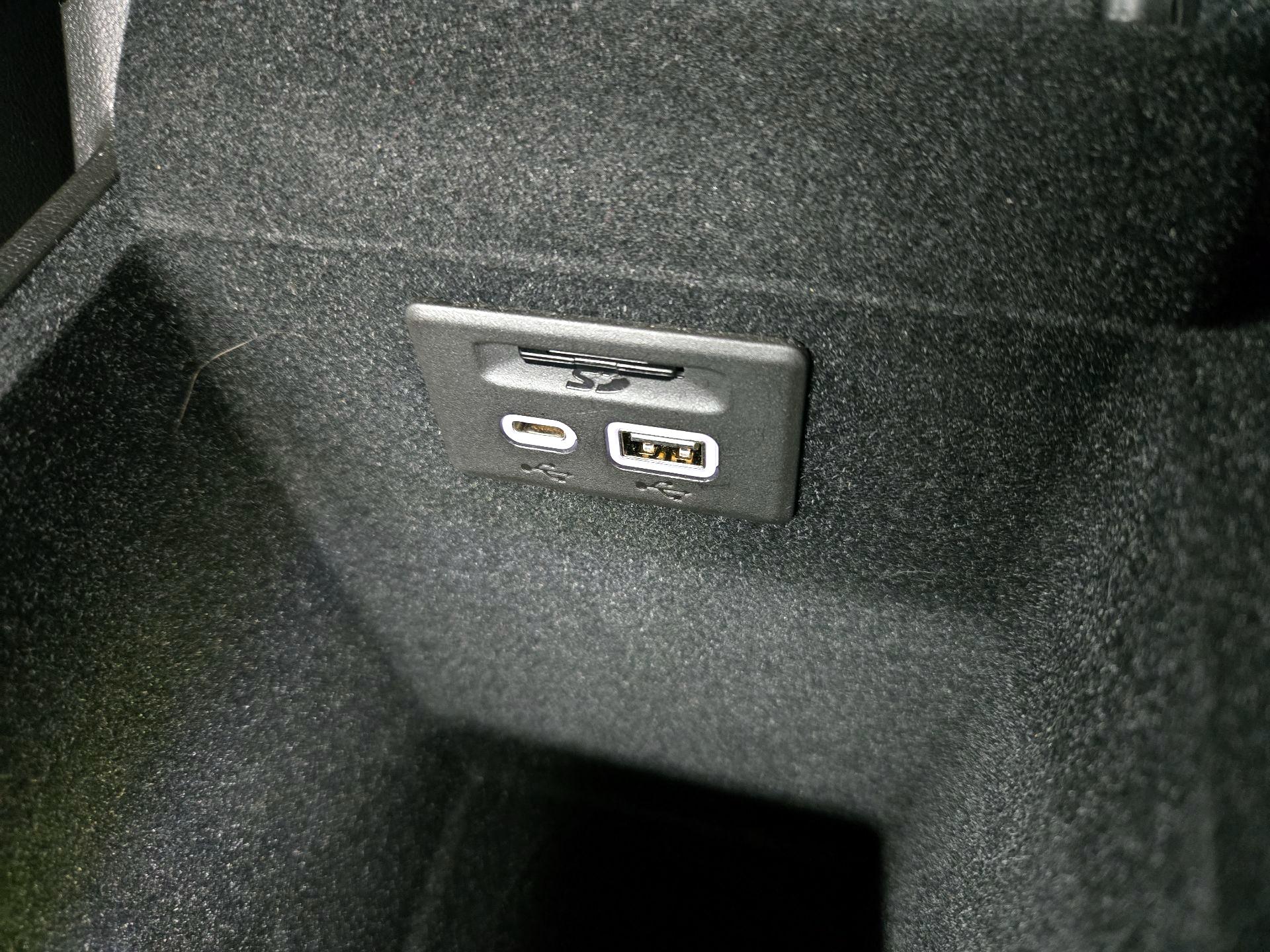 Thumbnail: 2025 Cadillac XT6 - 19