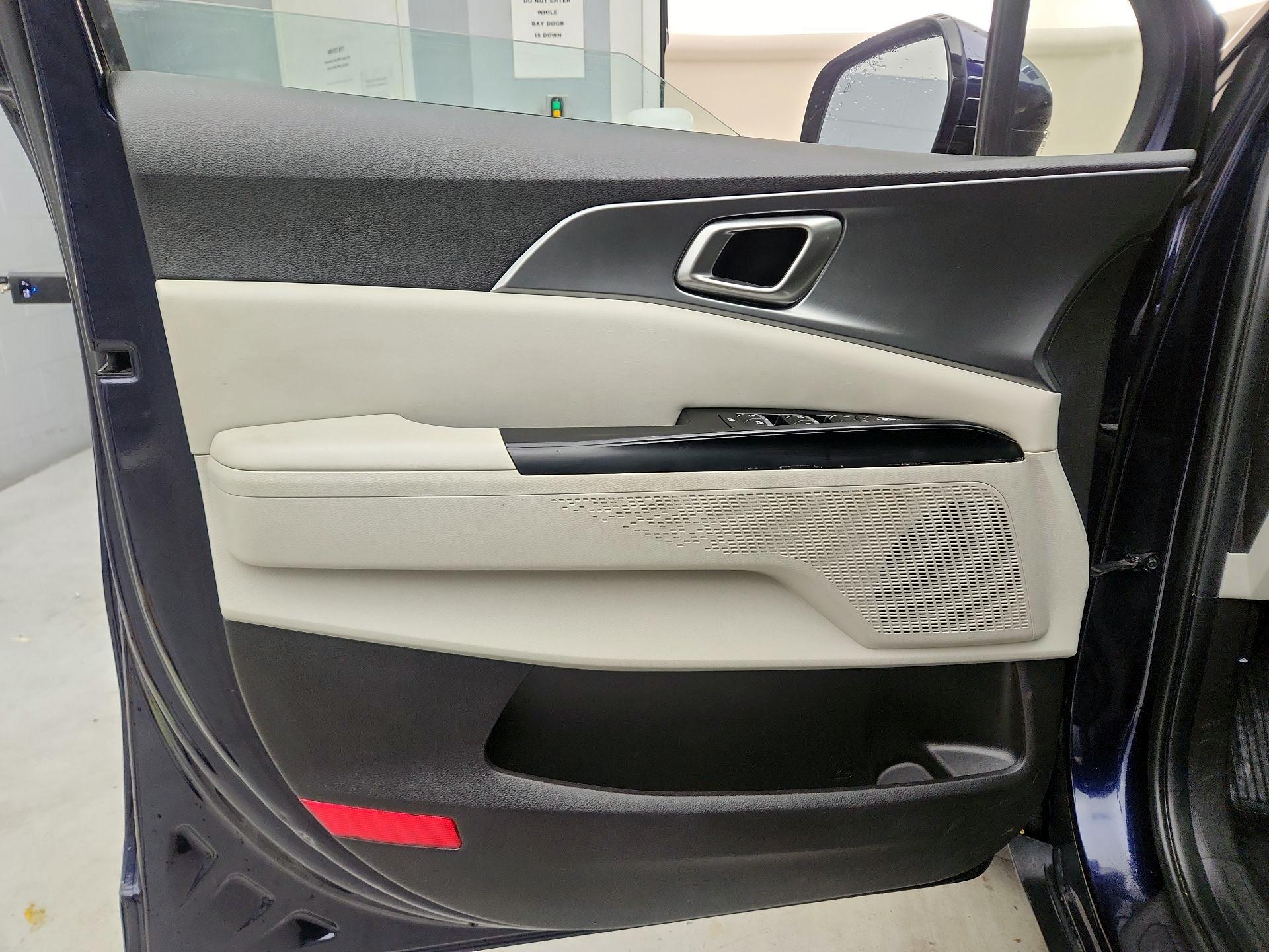 Thumbnail: 2024 Kia Carnival - 12