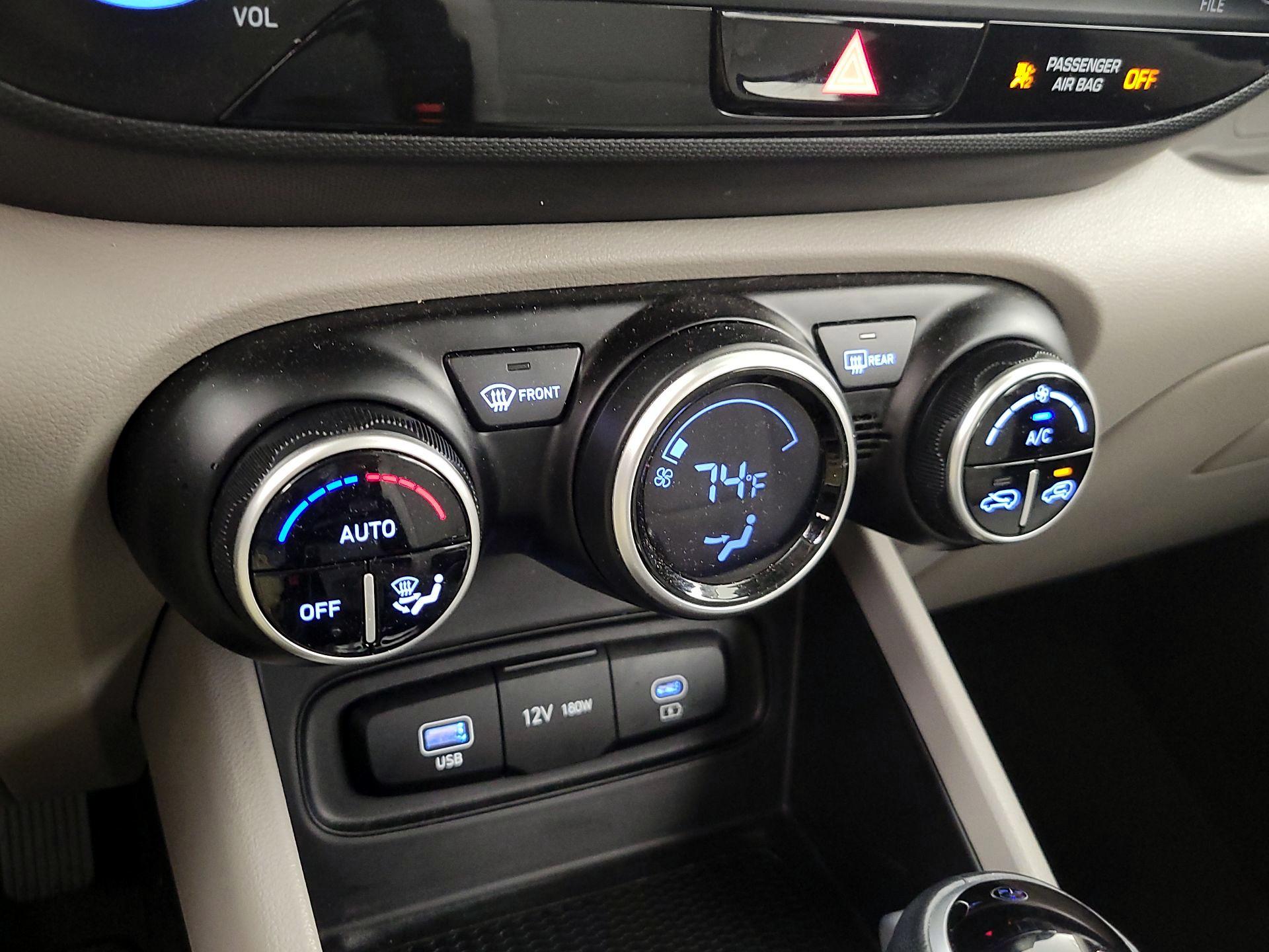 Thumbnail: 2024 Hyundai Venue - 16