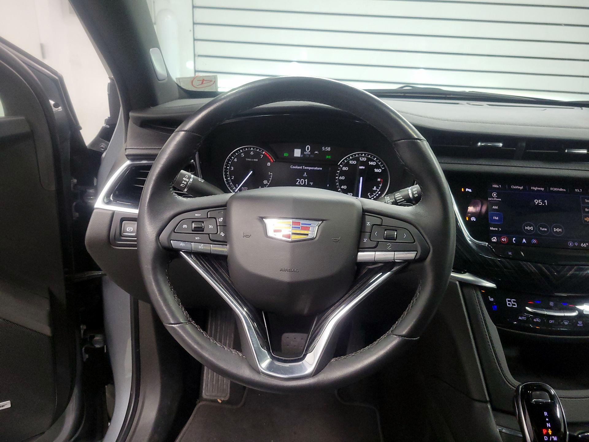 Thumbnail: 2025 Cadillac XT6 - 10