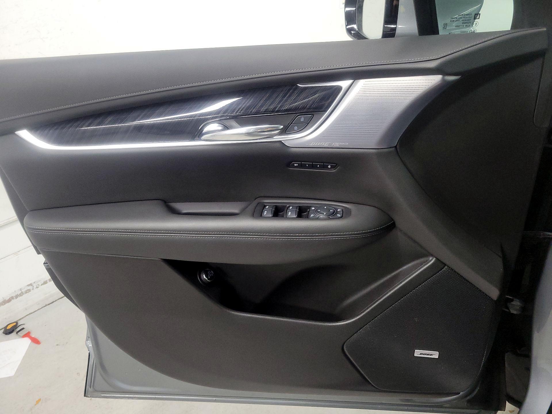 Thumbnail: 2025 Cadillac XT6 - 12