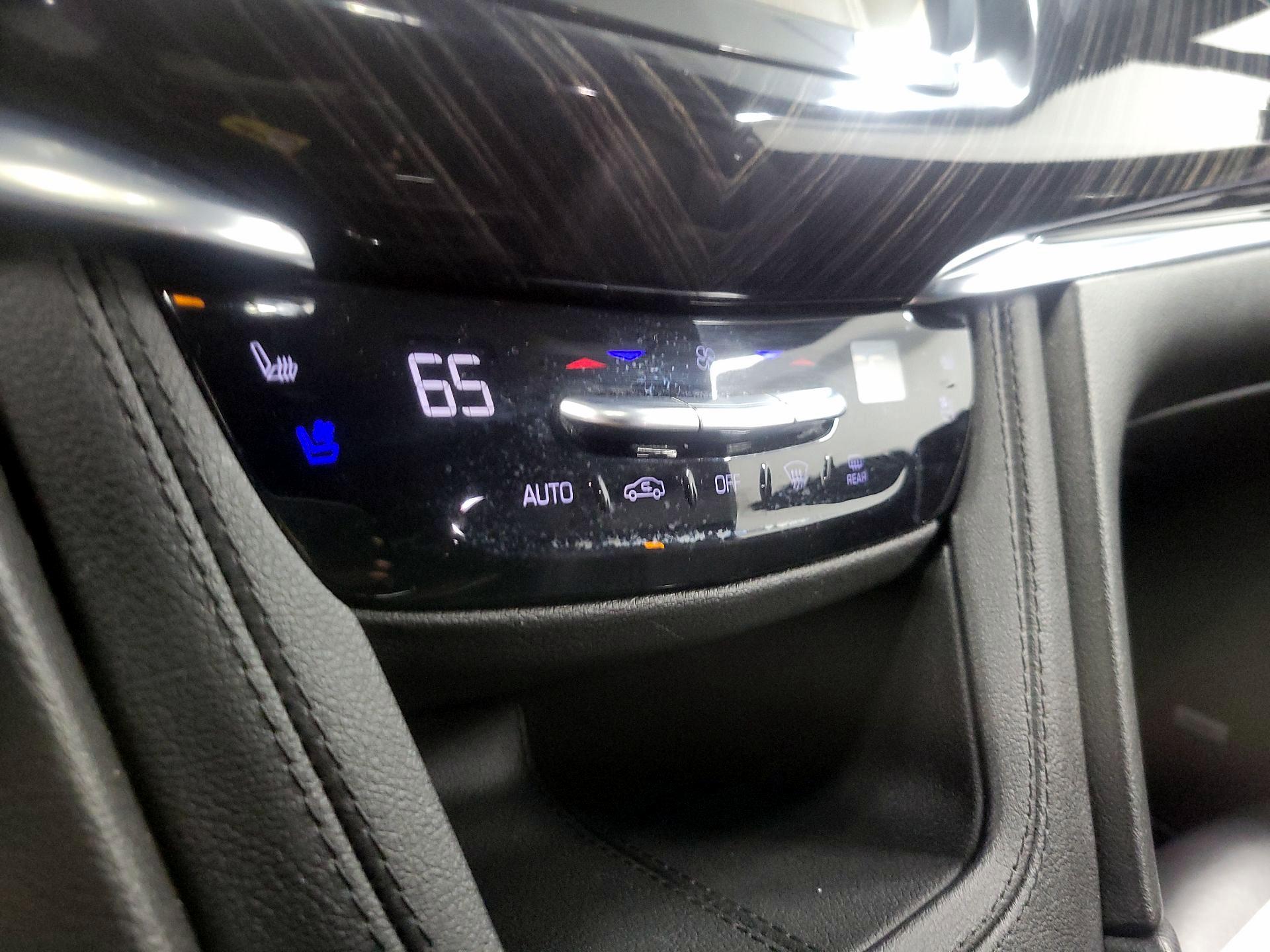 Thumbnail: 2025 Cadillac XT6 - 16