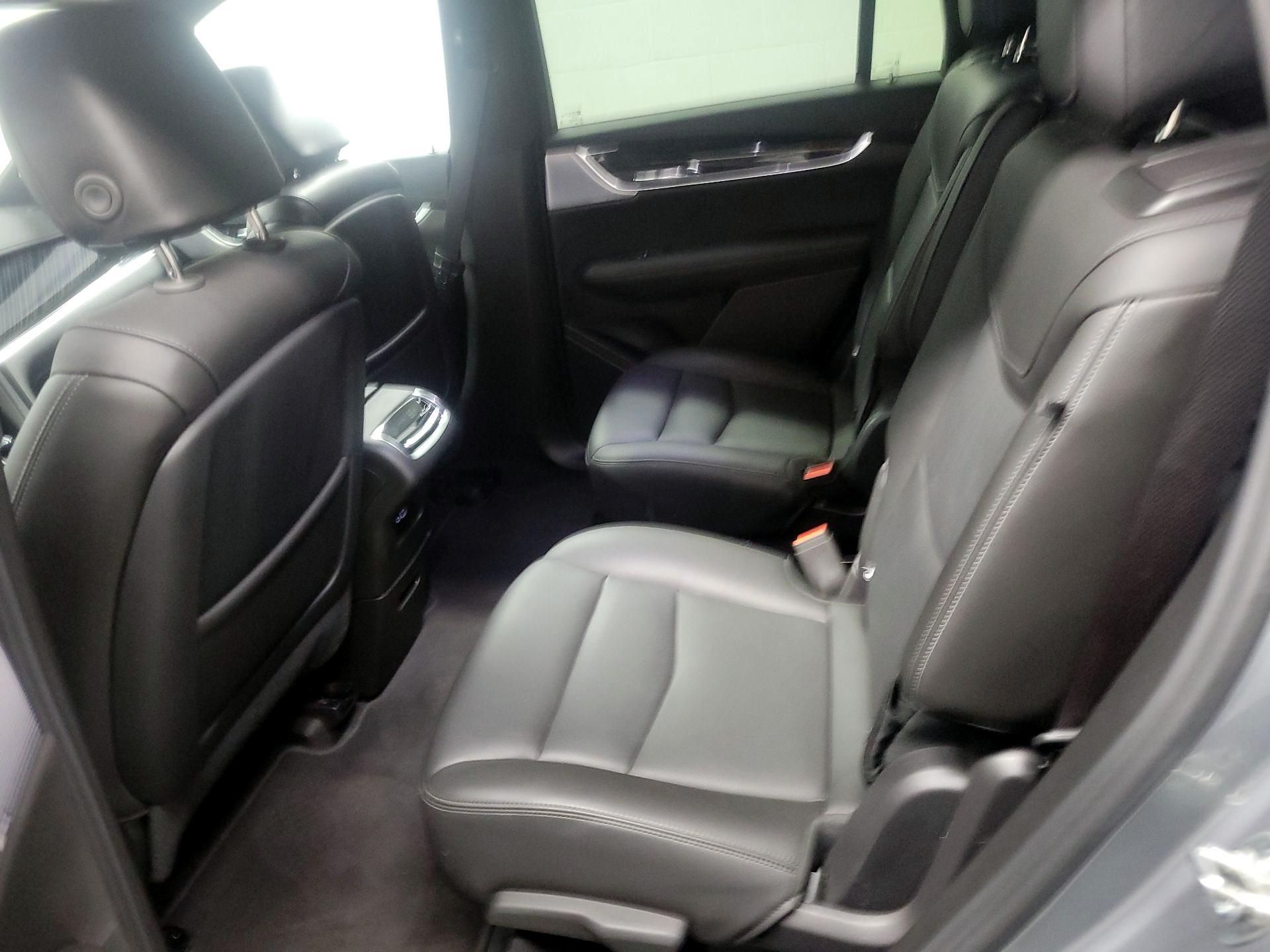 Thumbnail: 2025 Cadillac XT6 - 18