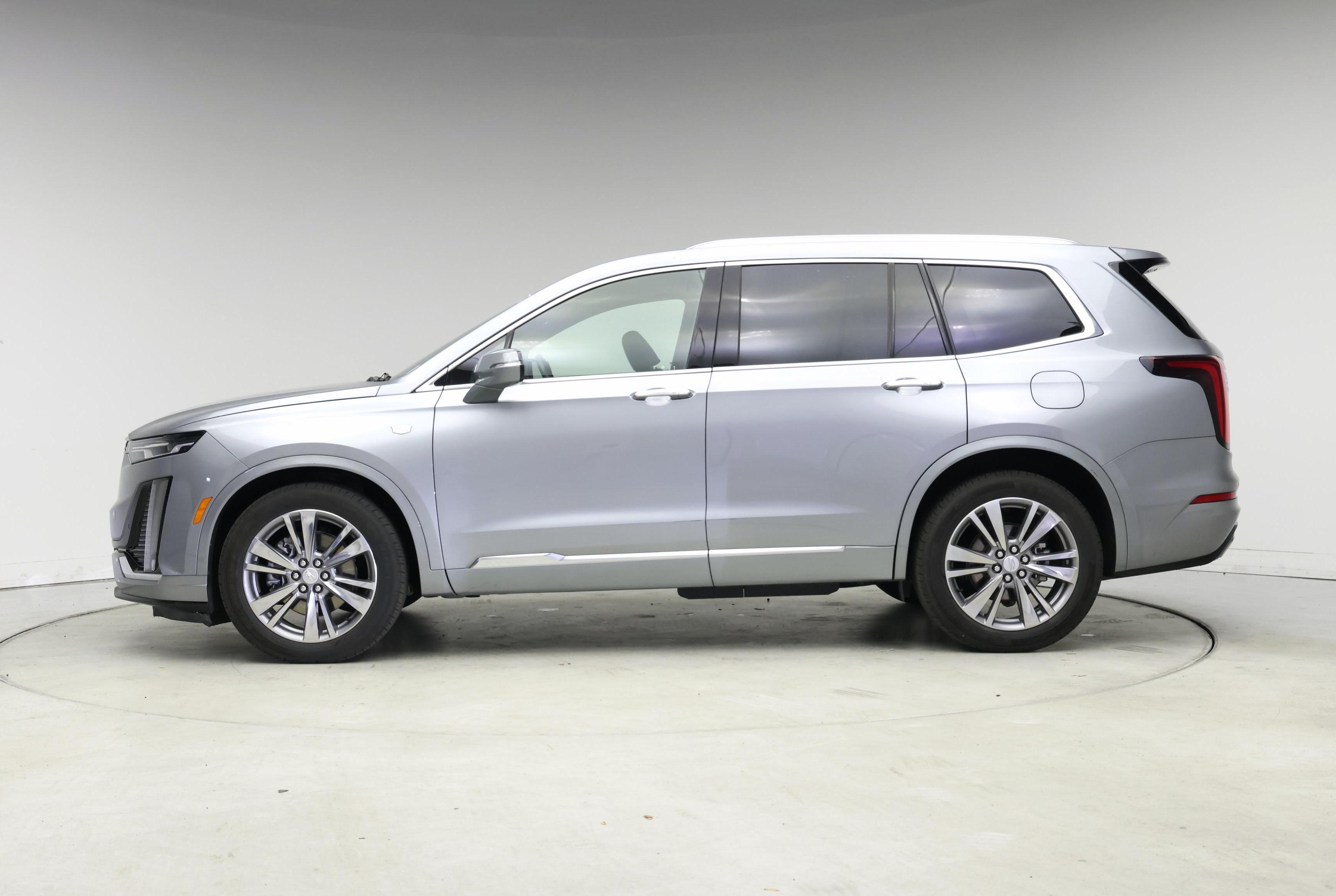 Thumbnail: 2025 Cadillac XT6 - 3