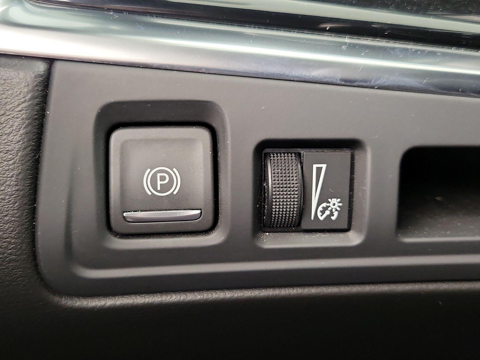 Thumbnail: 2025 Cadillac XT6 - 13