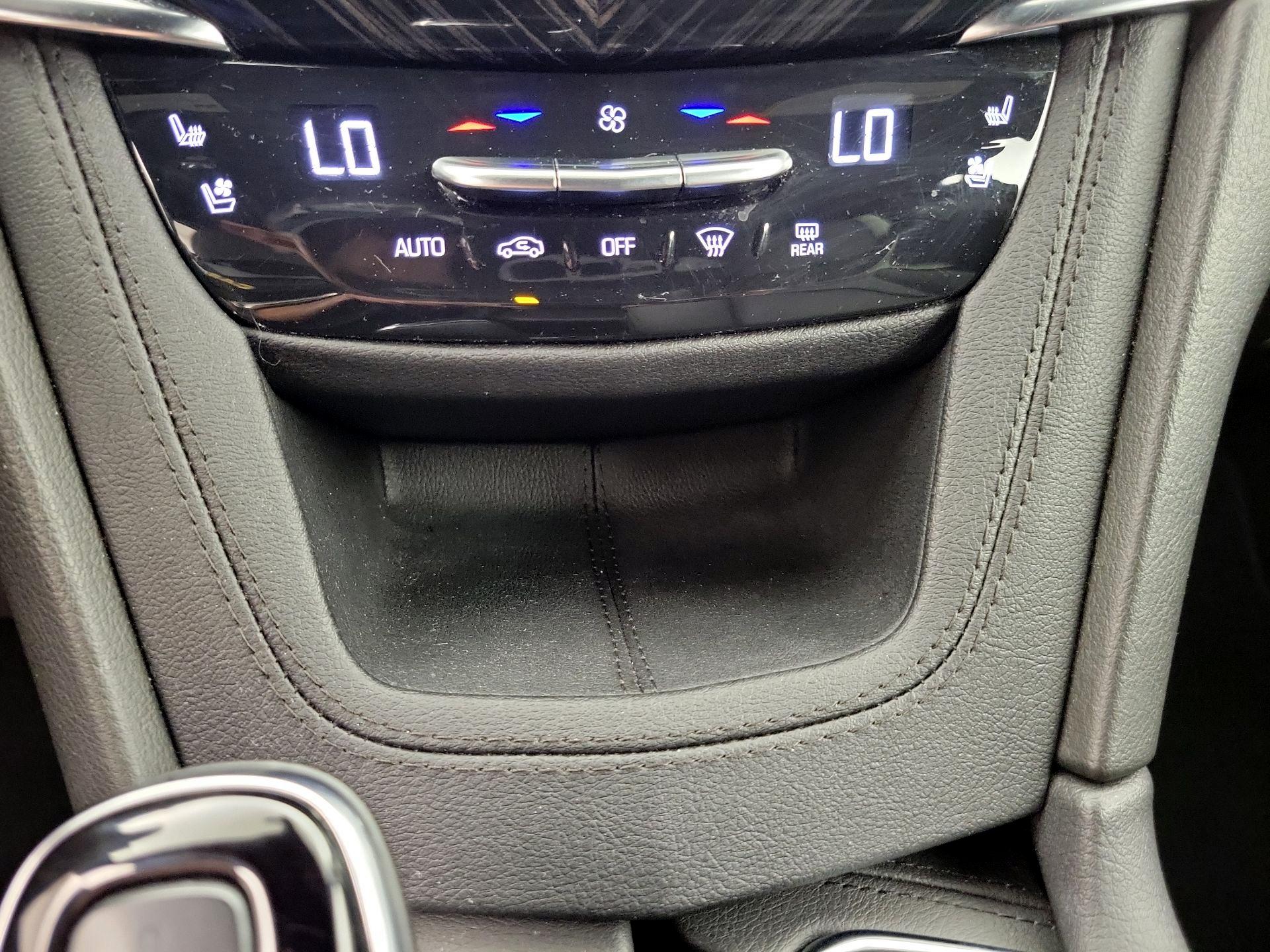 Thumbnail: 2025 Cadillac XT6 - 17