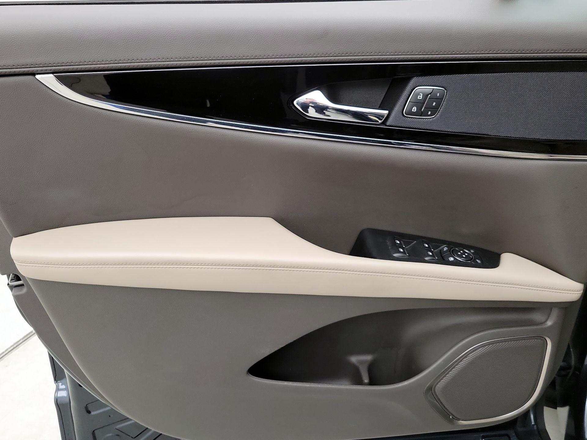 Thumbnail: 2022 Lincoln Nautilus - 12