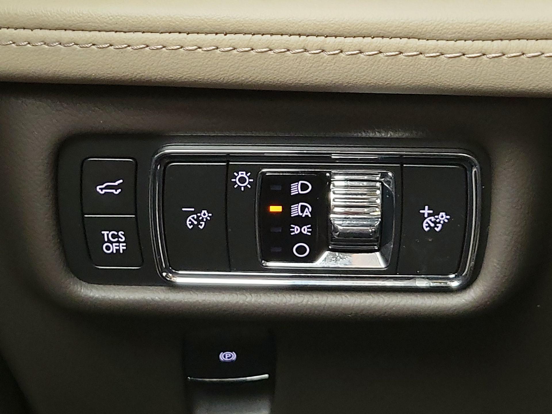 Thumbnail: 2022 Lincoln Nautilus - 13