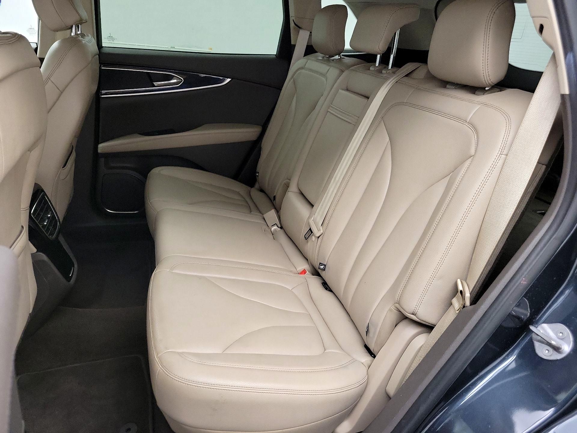 Thumbnail: 2022 Lincoln Nautilus - 19