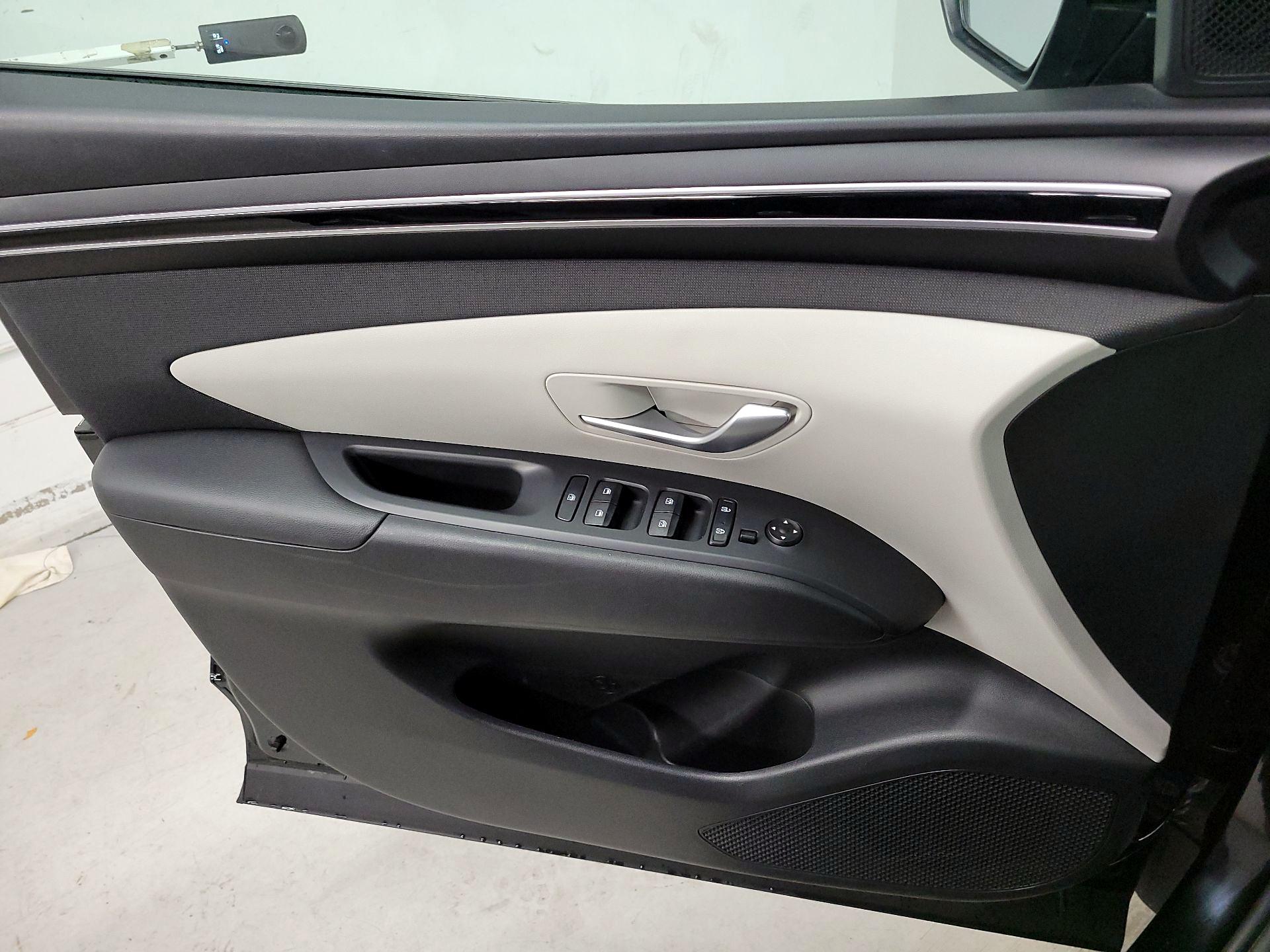 Thumbnail: 2023 Hyundai Tucson - 10