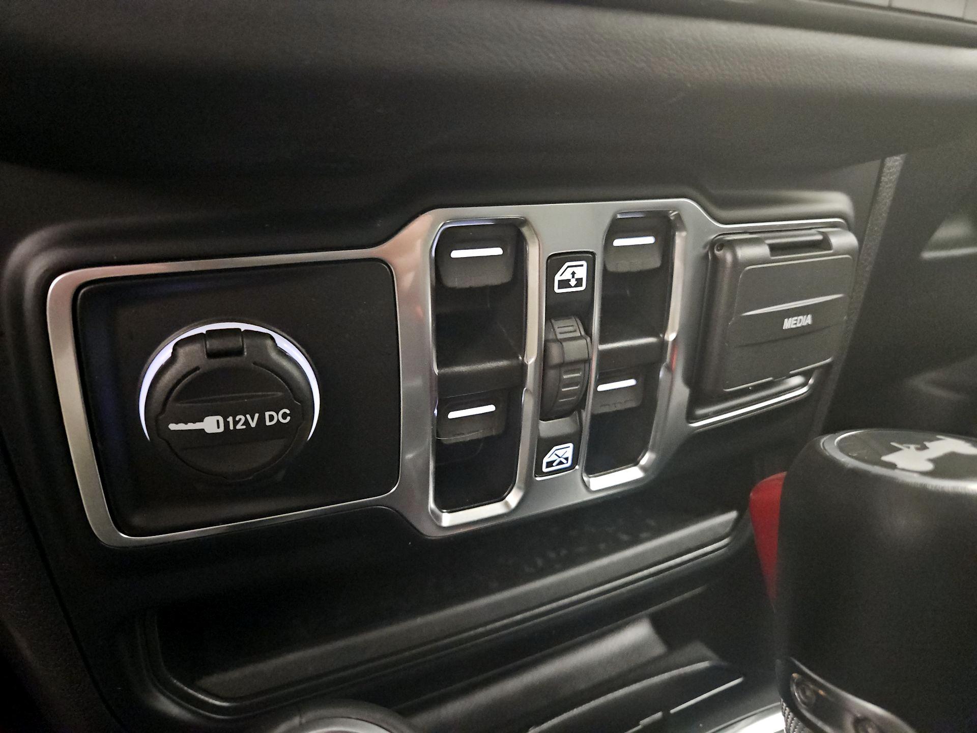 Thumbnail: 2024 Jeep Wrangler - 18