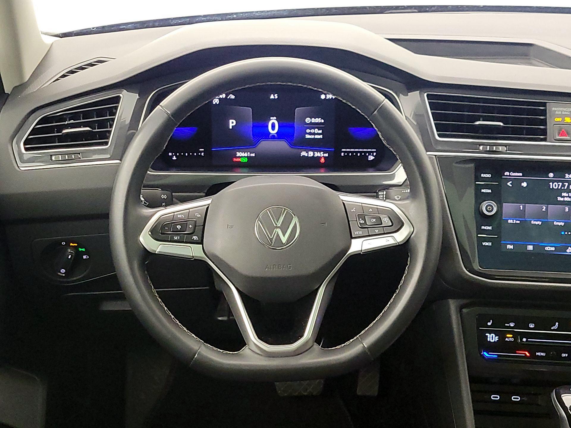 Thumbnail: 2022 Volkswagen Tiguan - 10