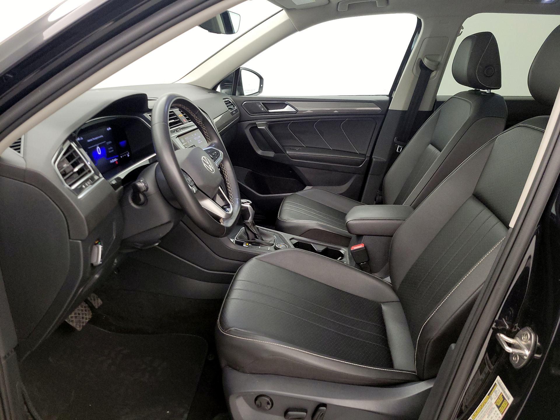 Thumbnail: 2022 Volkswagen Tiguan - 11