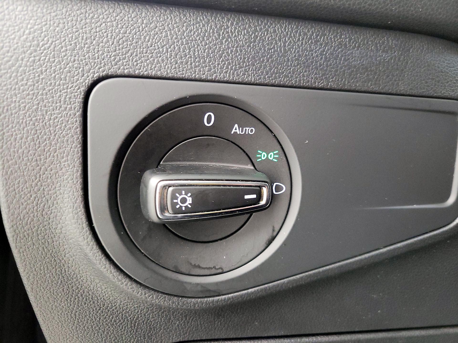 Thumbnail: 2022 Volkswagen Tiguan - 13