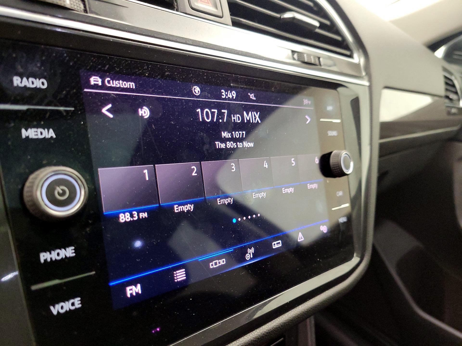 Thumbnail: 2022 Volkswagen Tiguan - 15