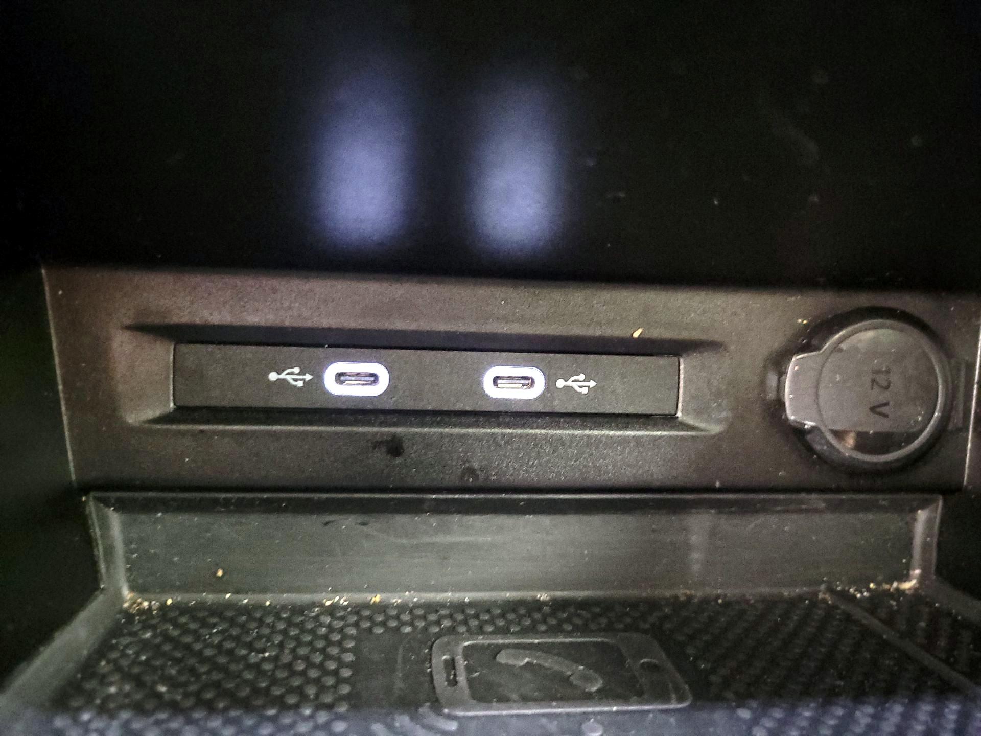 Thumbnail: 2022 Volkswagen Tiguan - 18