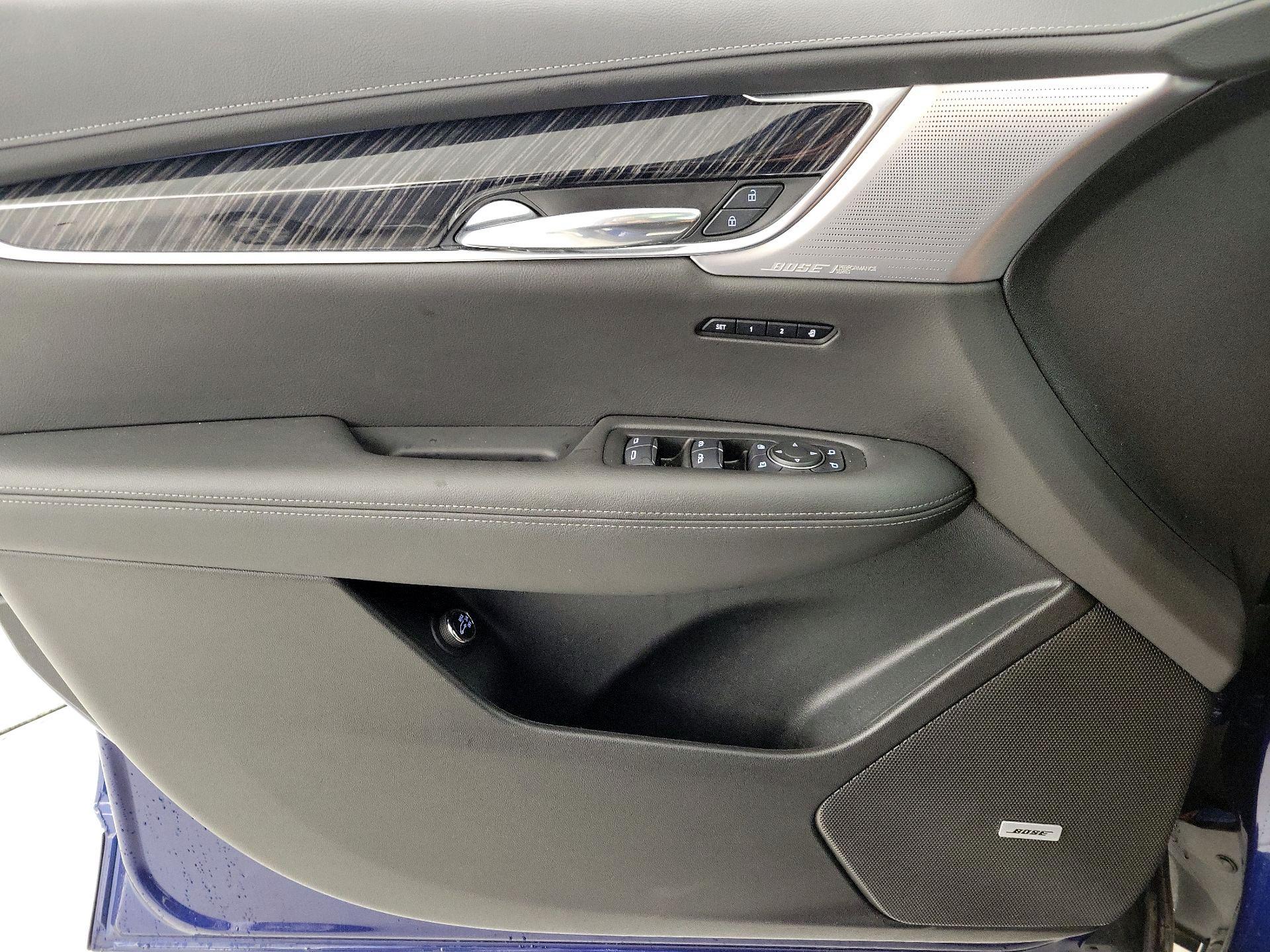 Thumbnail: 2025 Cadillac XT6 - 12