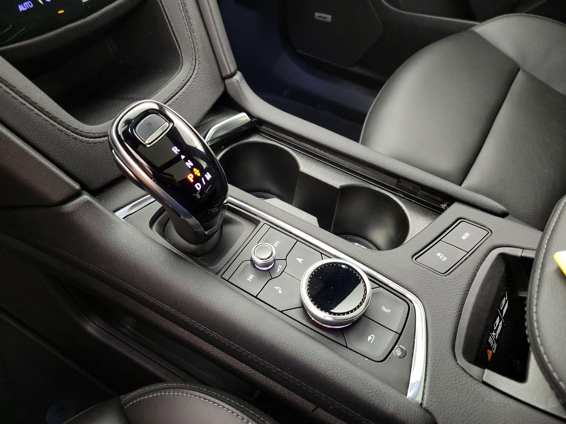 Thumbnail: 2025 Cadillac XT6 - 17