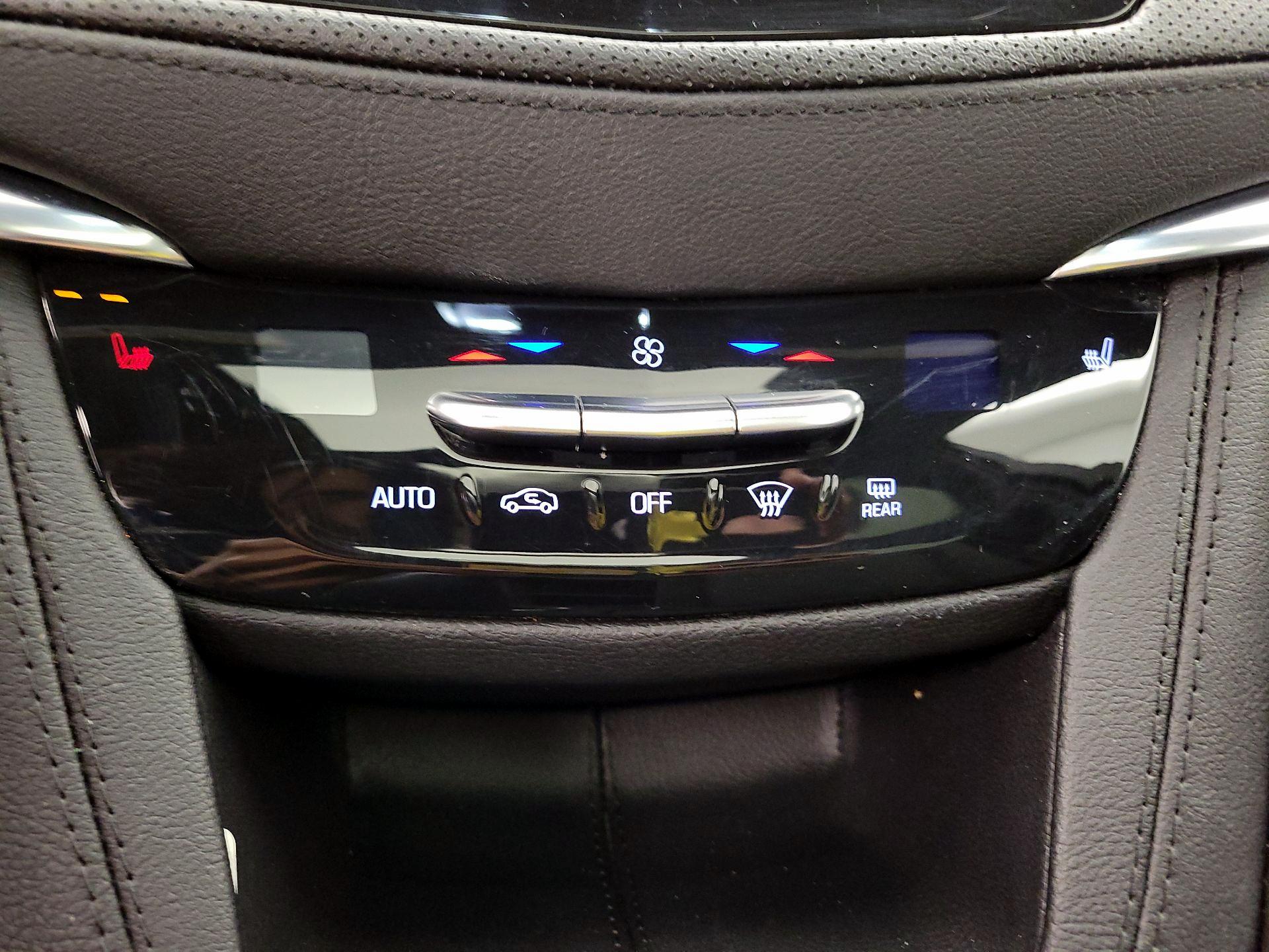 Thumbnail: 2025 Cadillac XT5 - 16