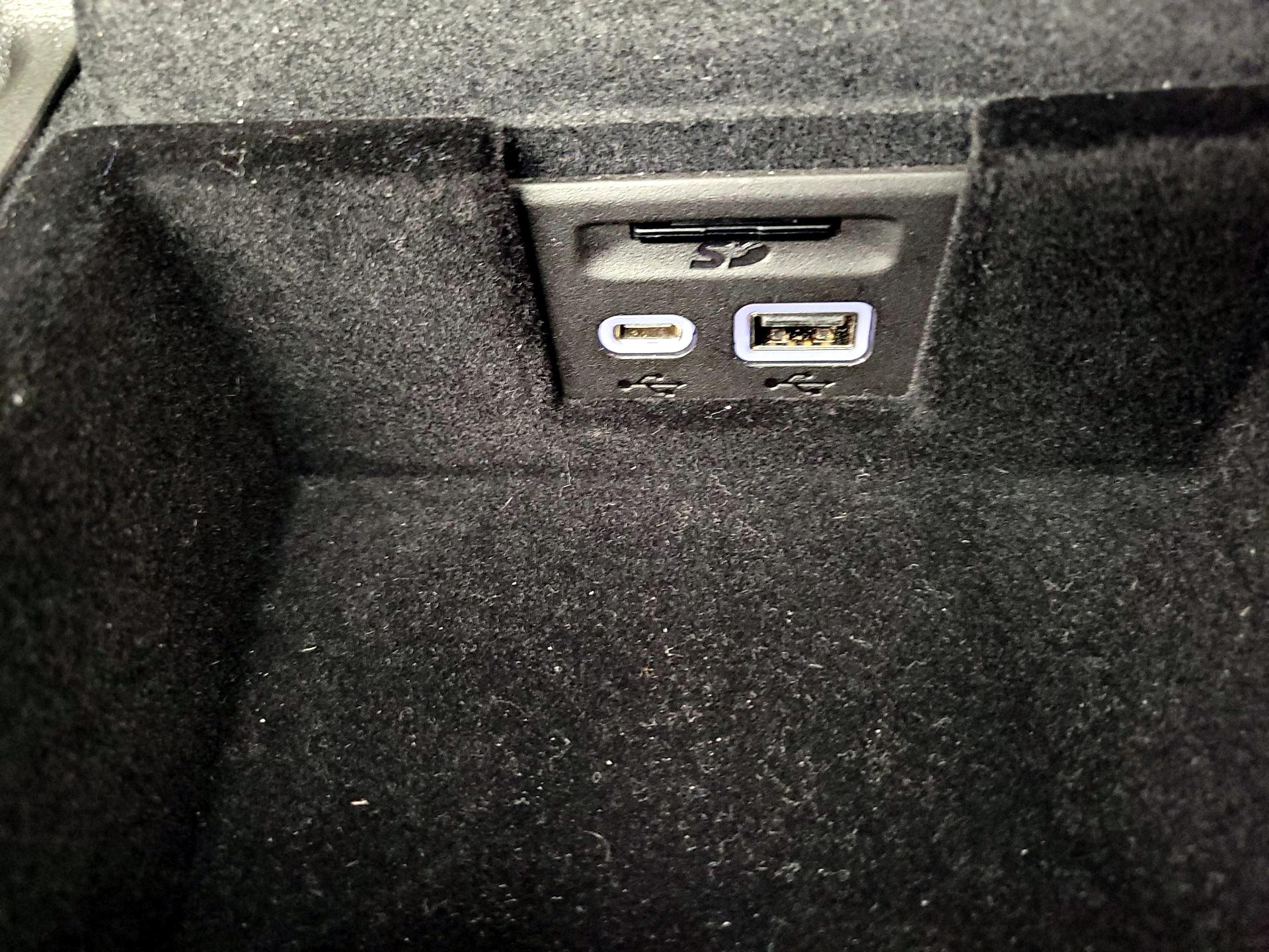 Thumbnail: 2025 Cadillac XT5 - 18