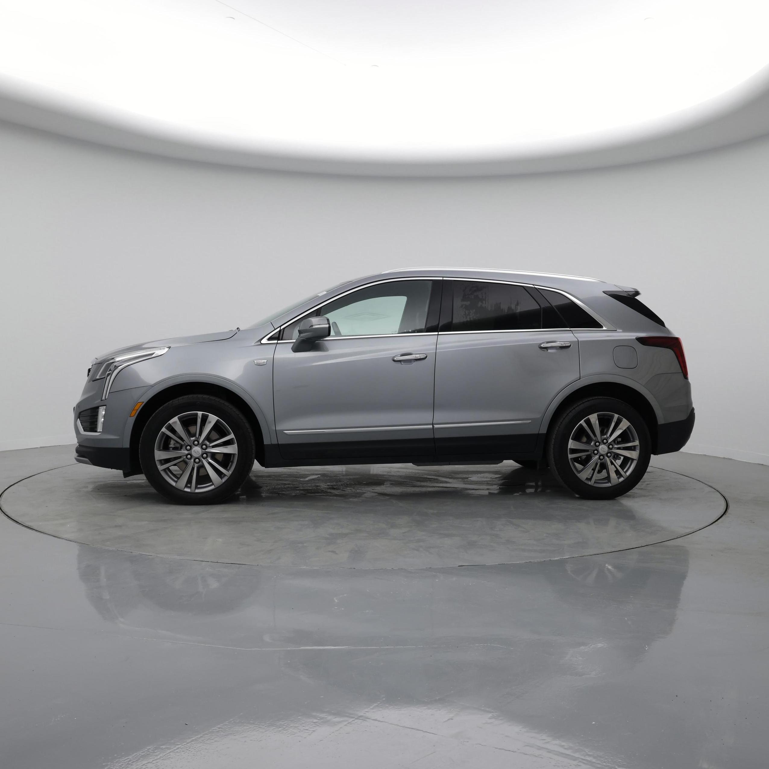 Thumbnail: 2025 Cadillac XT5 - 3