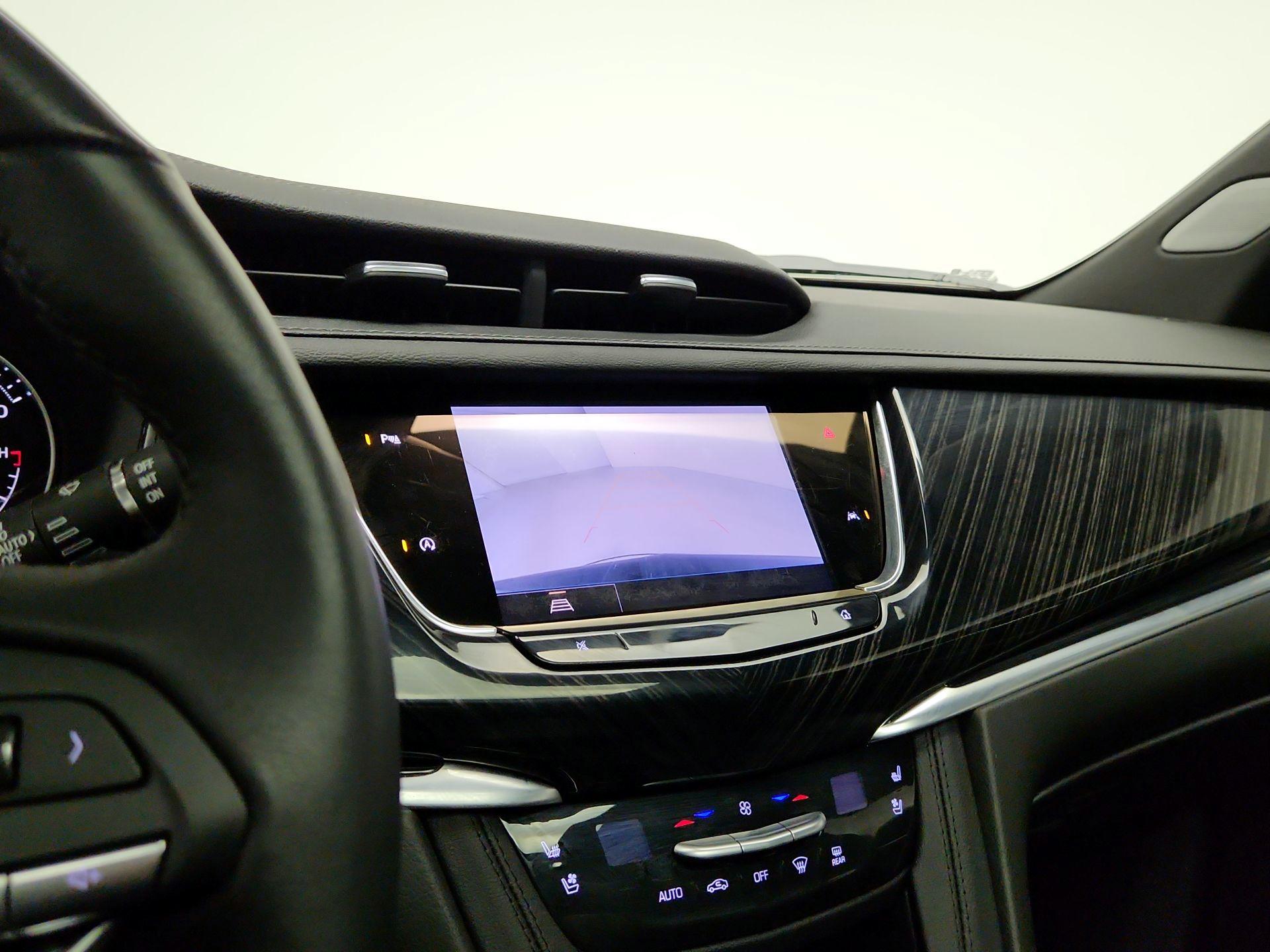 Thumbnail: 2025 Cadillac XT6 - 15