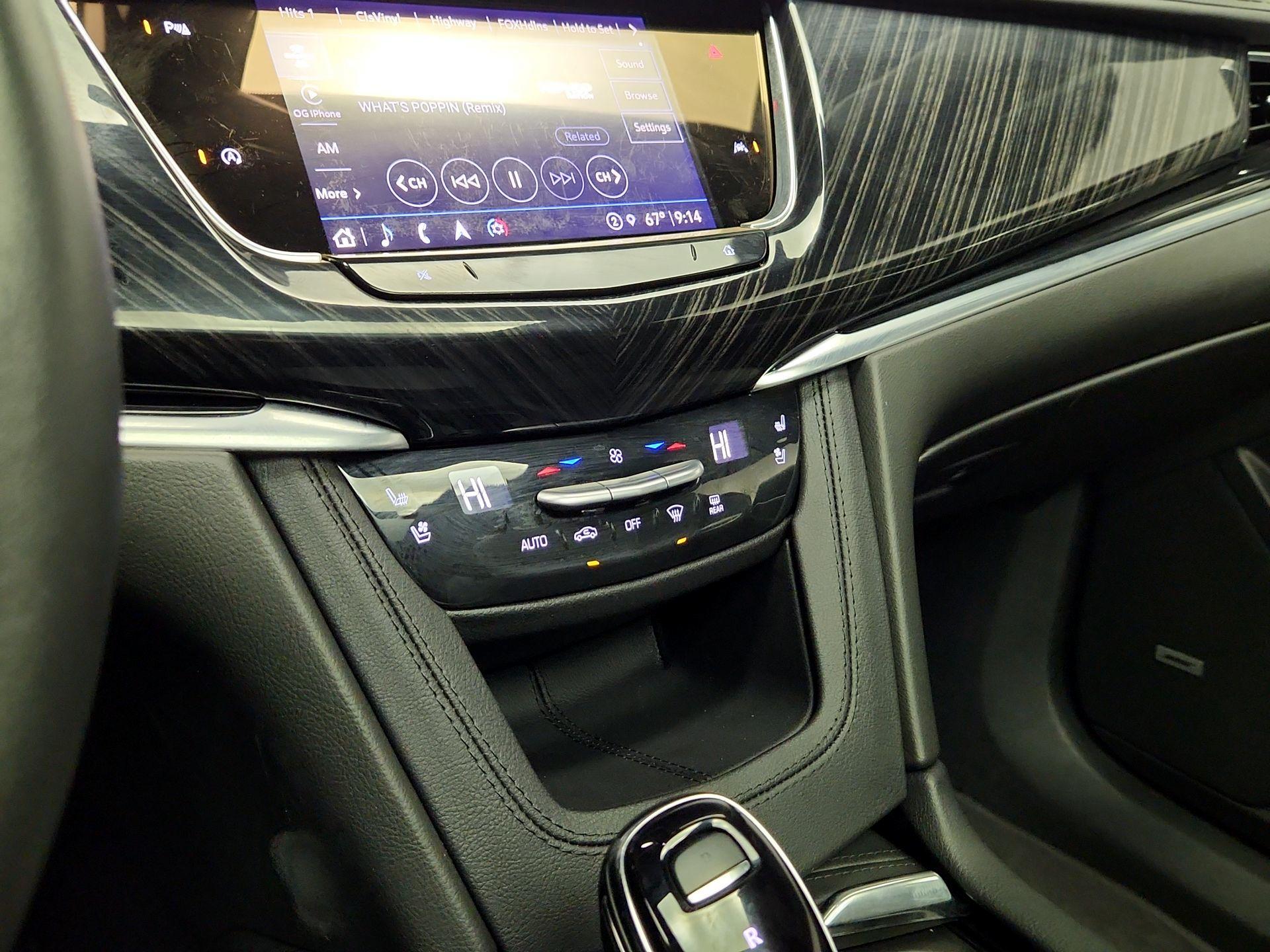 Thumbnail: 2025 Cadillac XT6 - 17