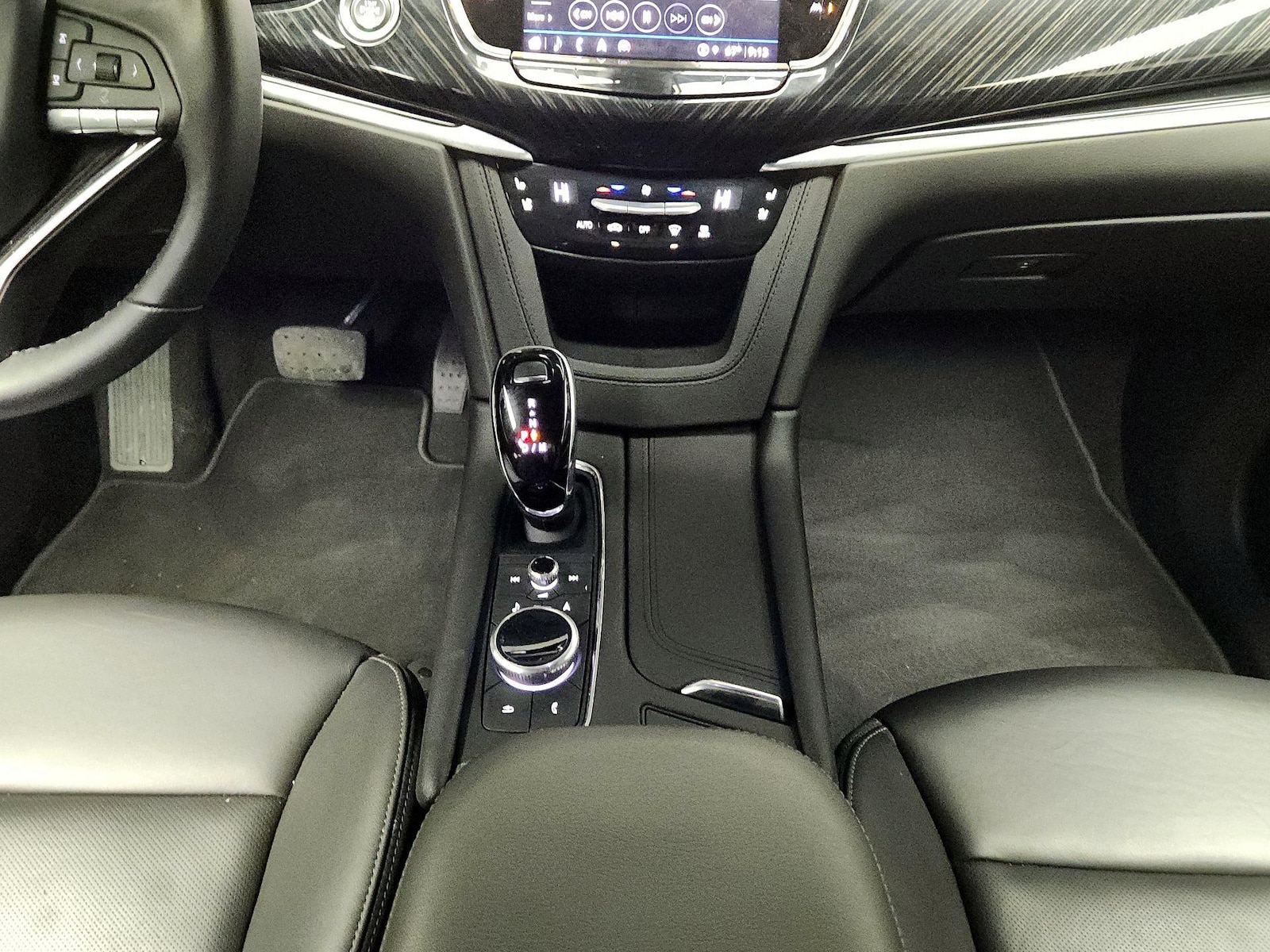 2025 Cadillac XT6 Premium Luxury - Photo 19
