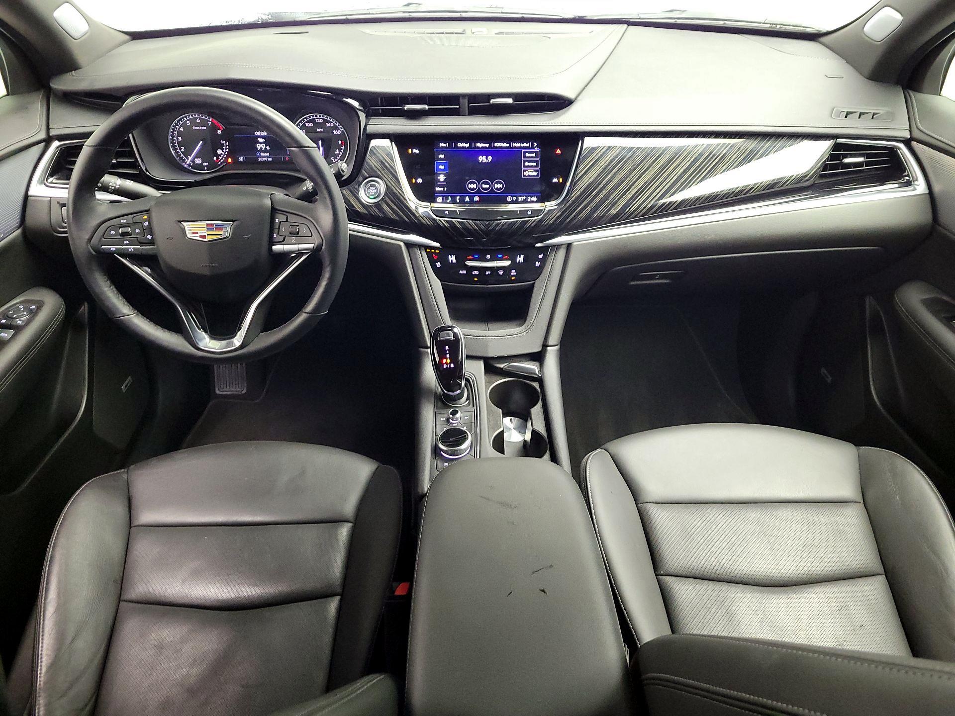 Thumbnail: 2025 Cadillac XT6 - 9