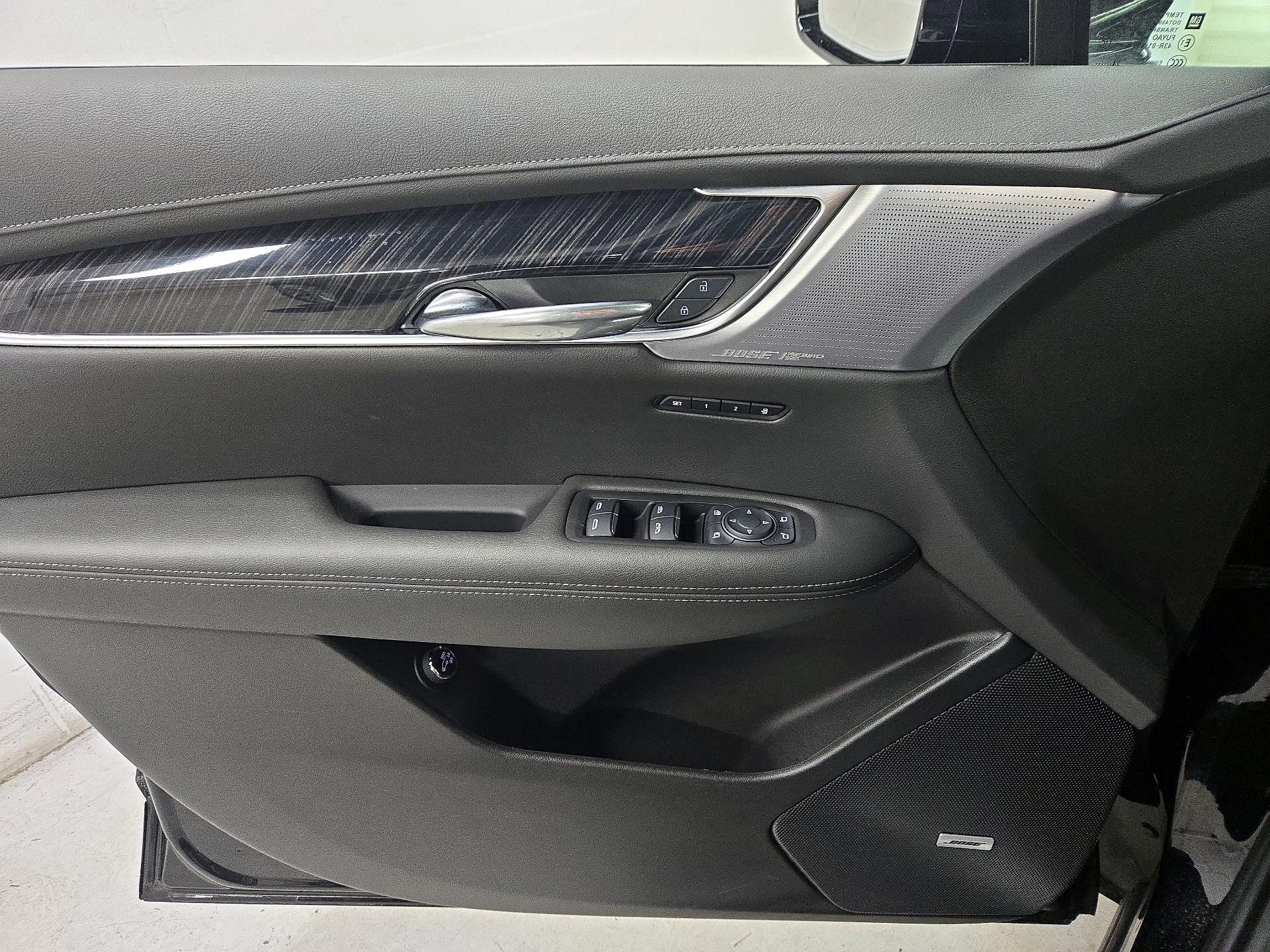 Thumbnail: 2025 Cadillac XT6 - 12