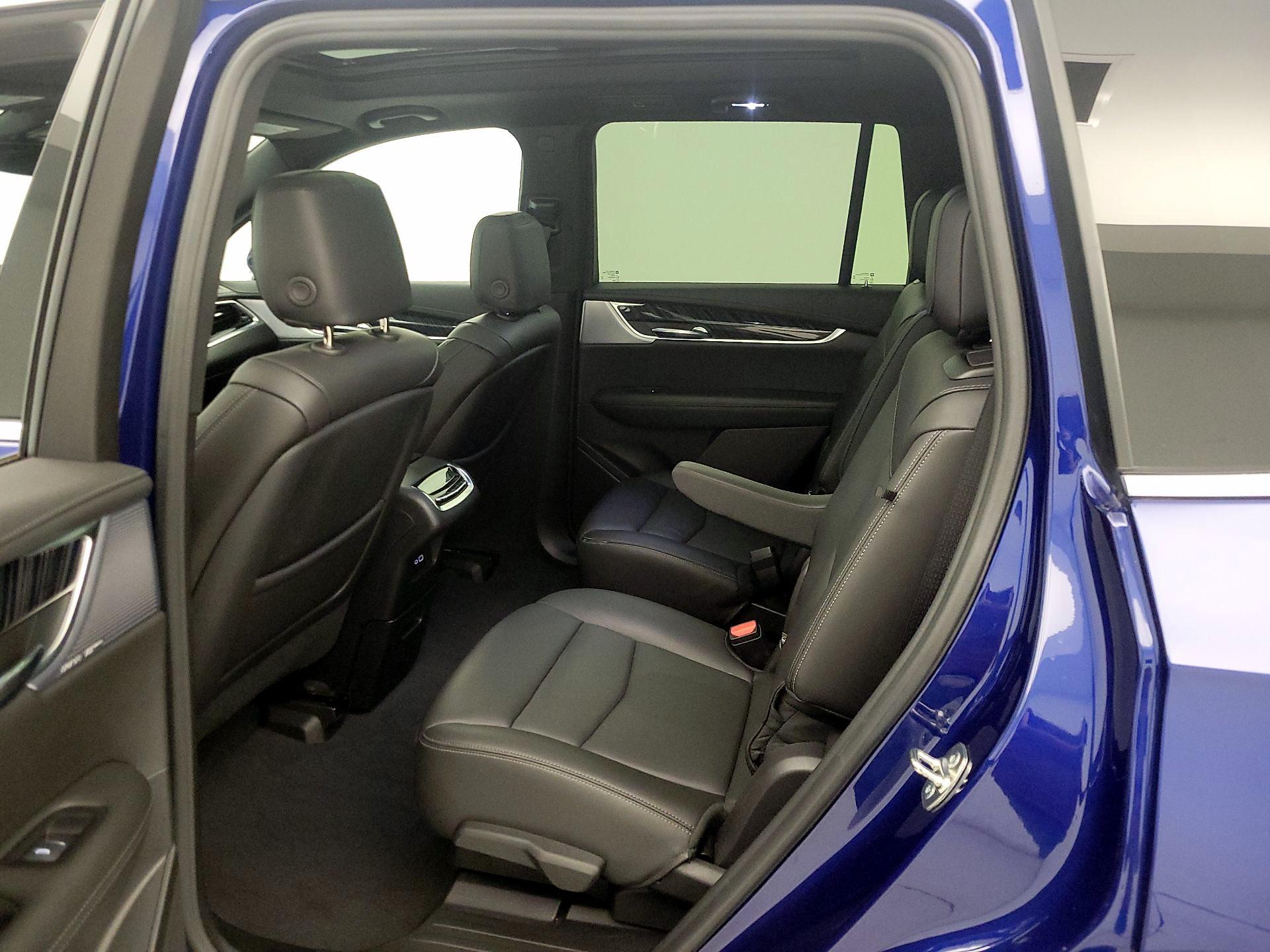 Thumbnail: 2025 Cadillac XT6 - 19