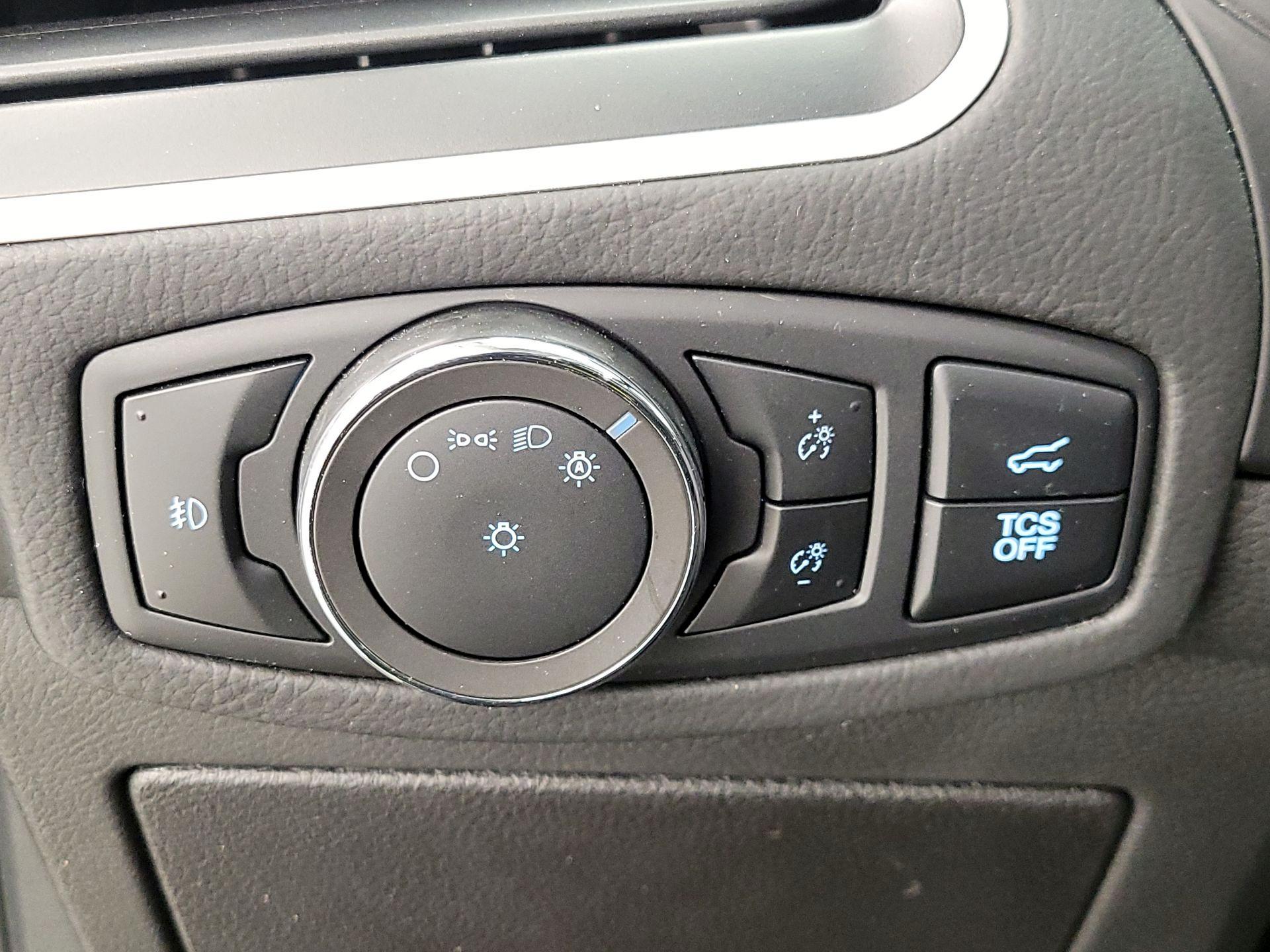 Thumbnail: 2022 Ford Edge - 13