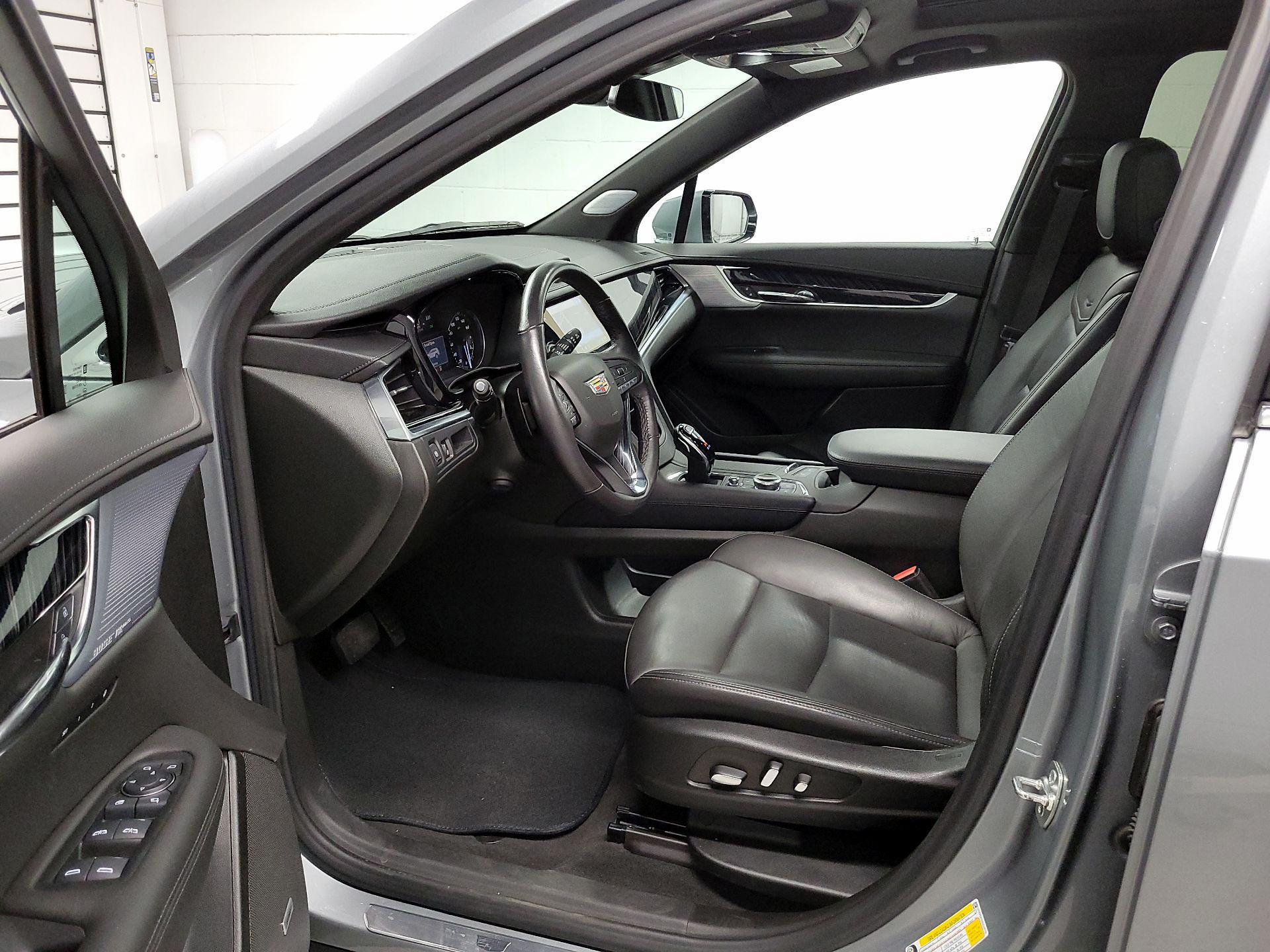 Thumbnail: 2025 Cadillac XT6 - 9