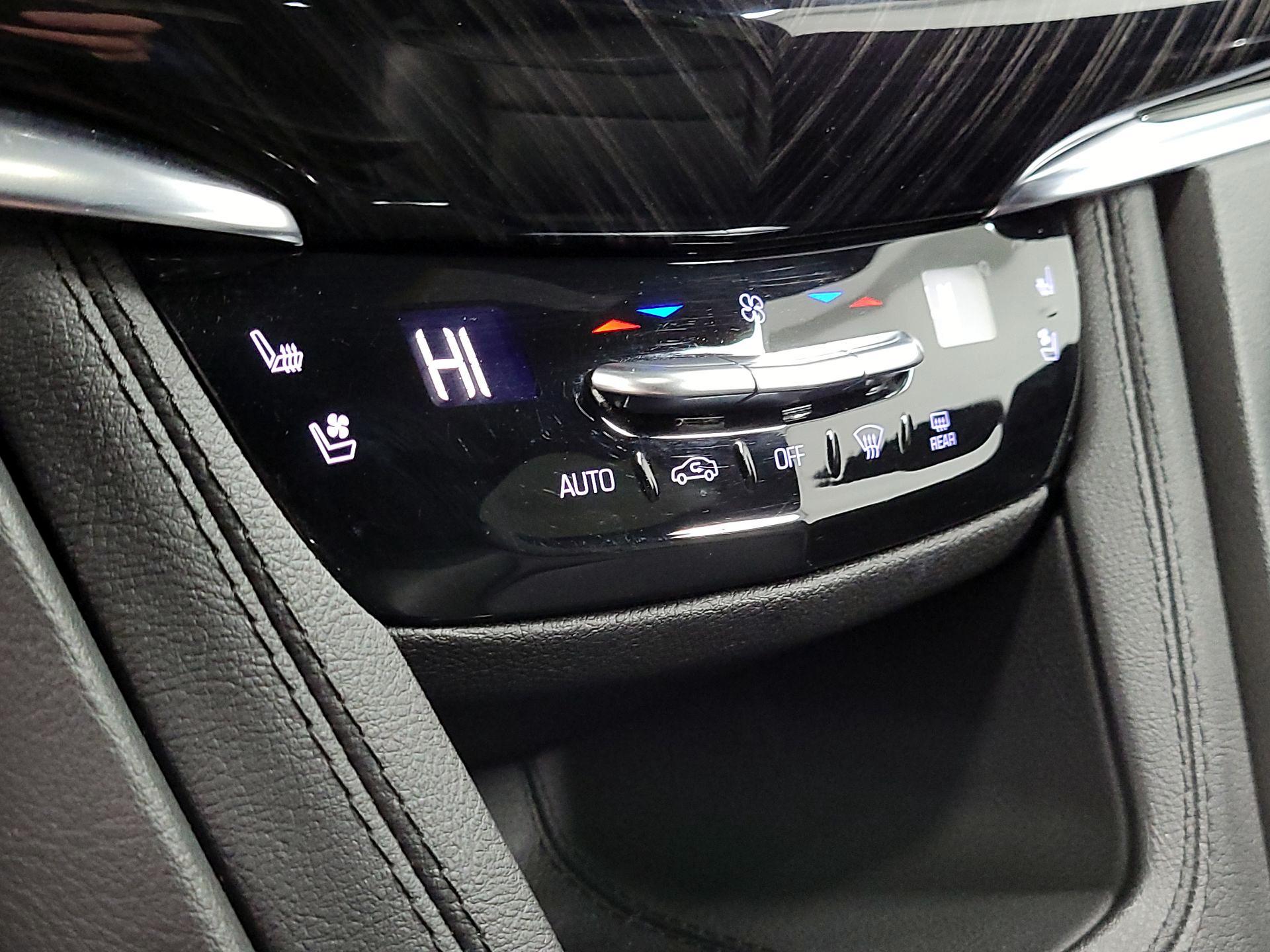 Thumbnail: 2025 Cadillac XT6 - 15