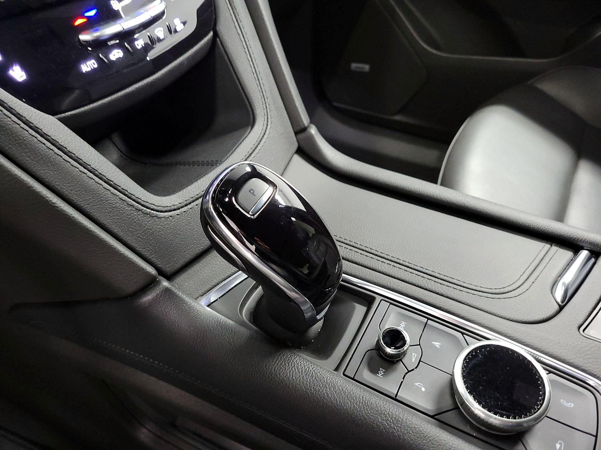 Thumbnail: 2025 Cadillac XT6 - 16