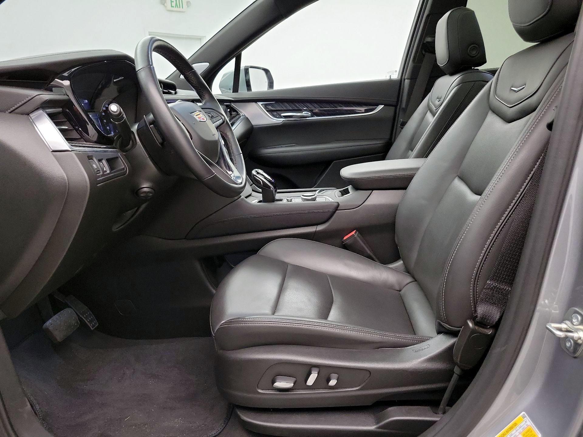 Thumbnail: 2025 Cadillac XT6 - 11