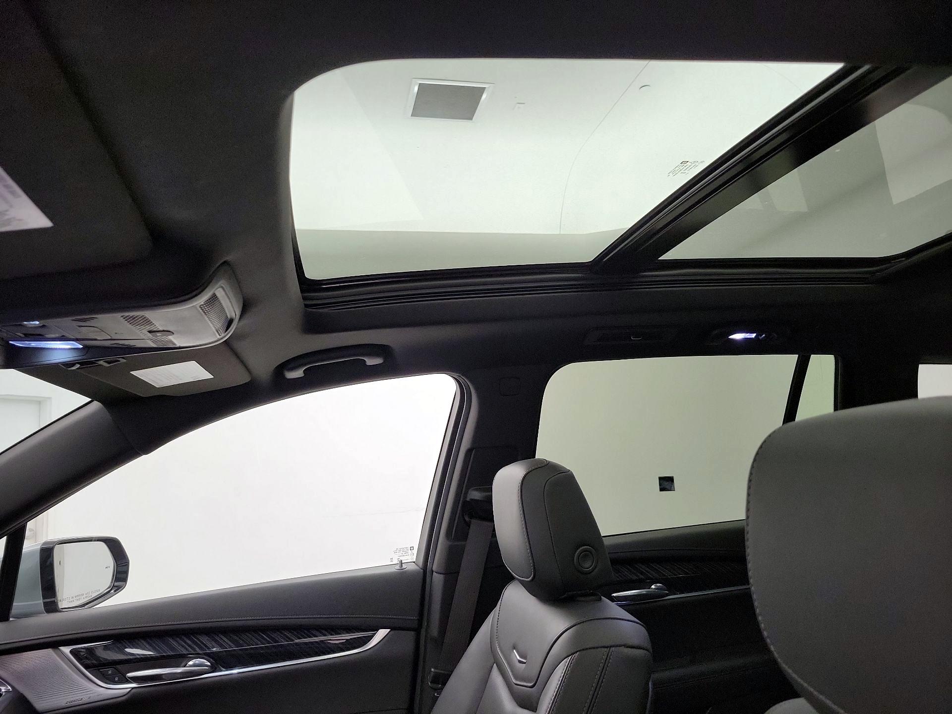 Thumbnail: 2025 Cadillac XT6 - 20