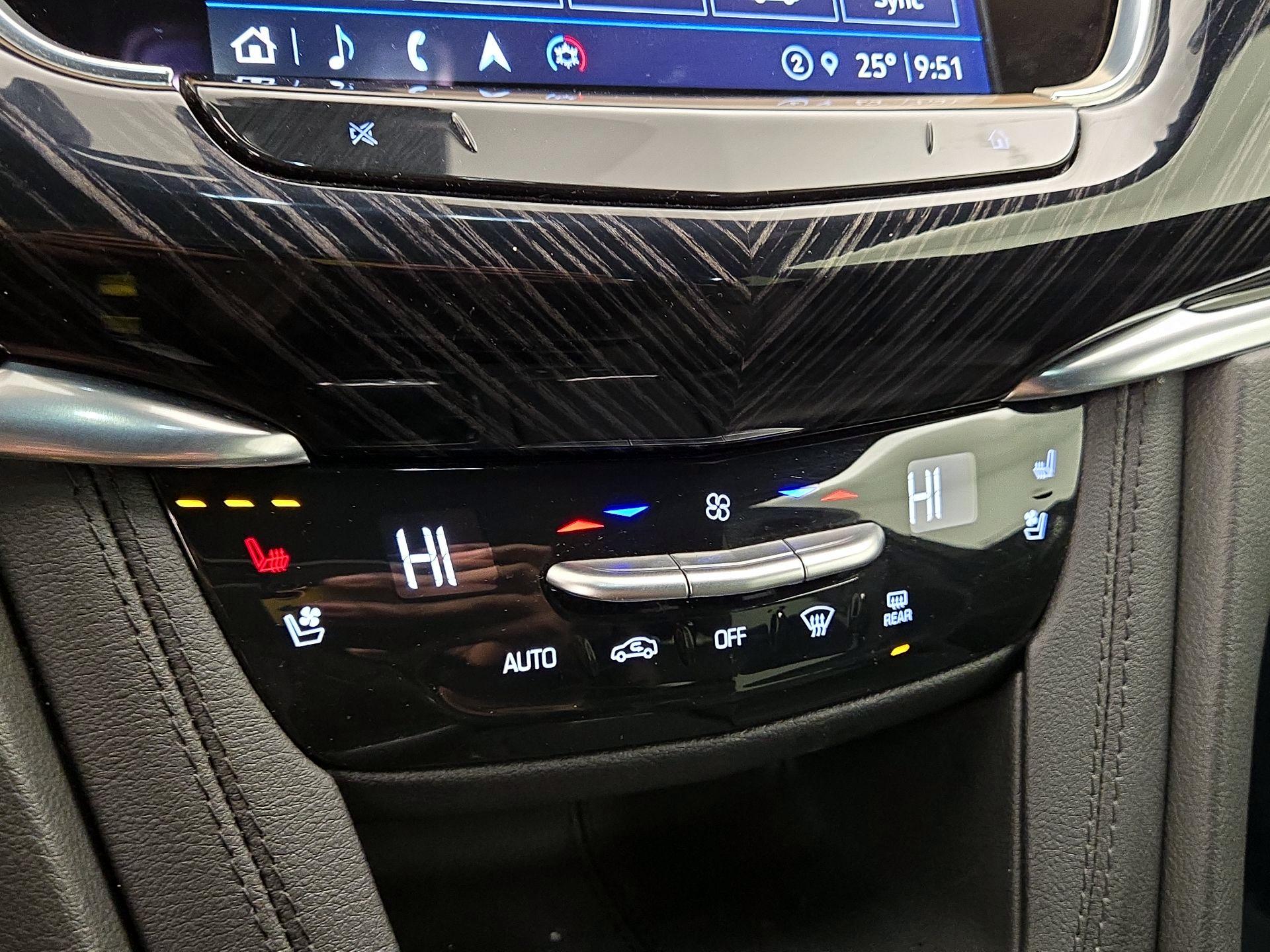 Thumbnail: 2025 Cadillac XT6 - 16