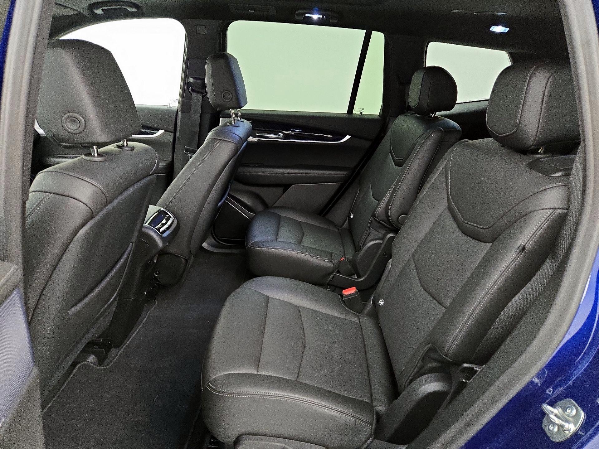 Thumbnail: 2025 Cadillac XT6 - 18