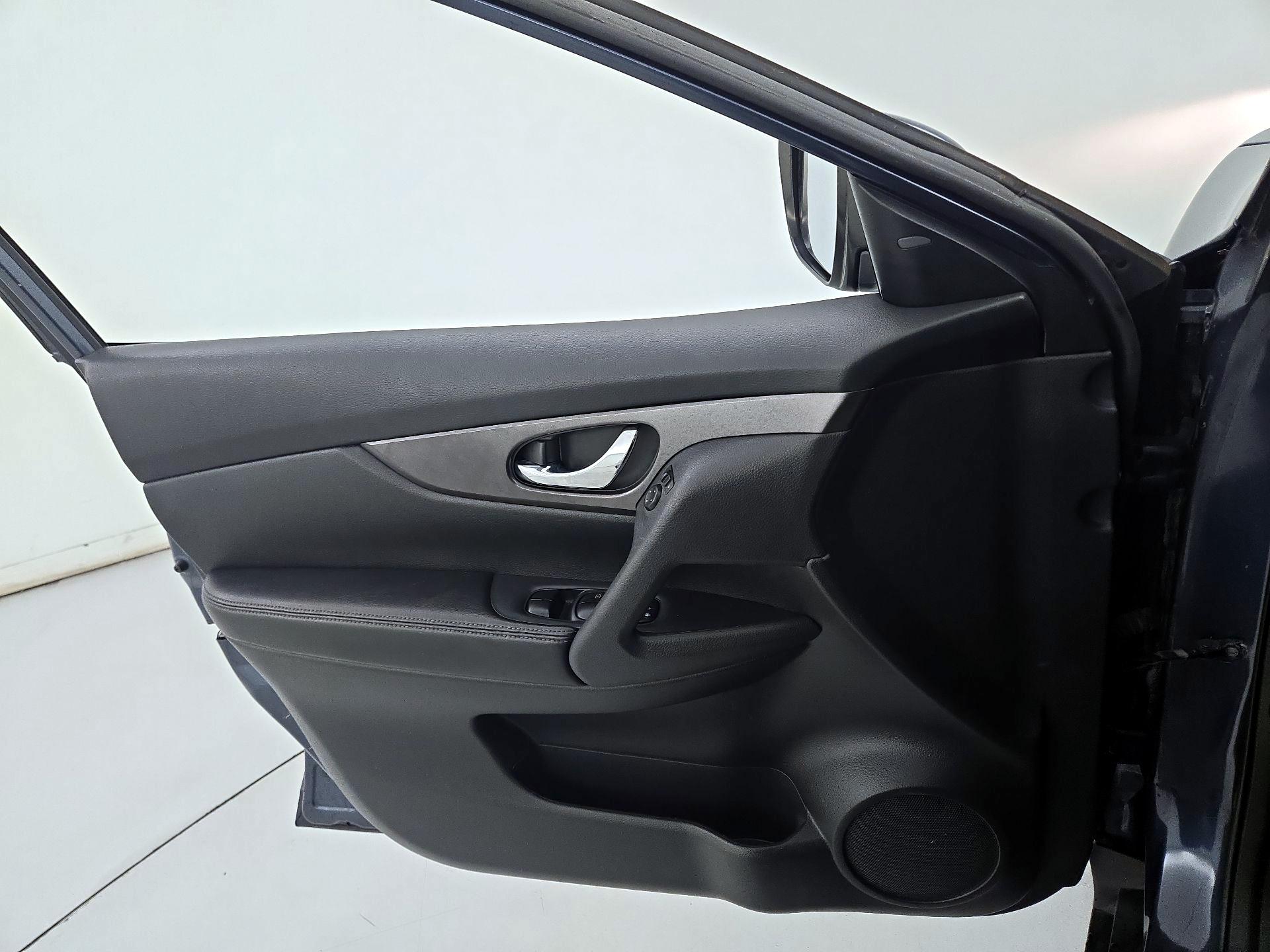 Thumbnail: 2014 Nissan Rogue - 12