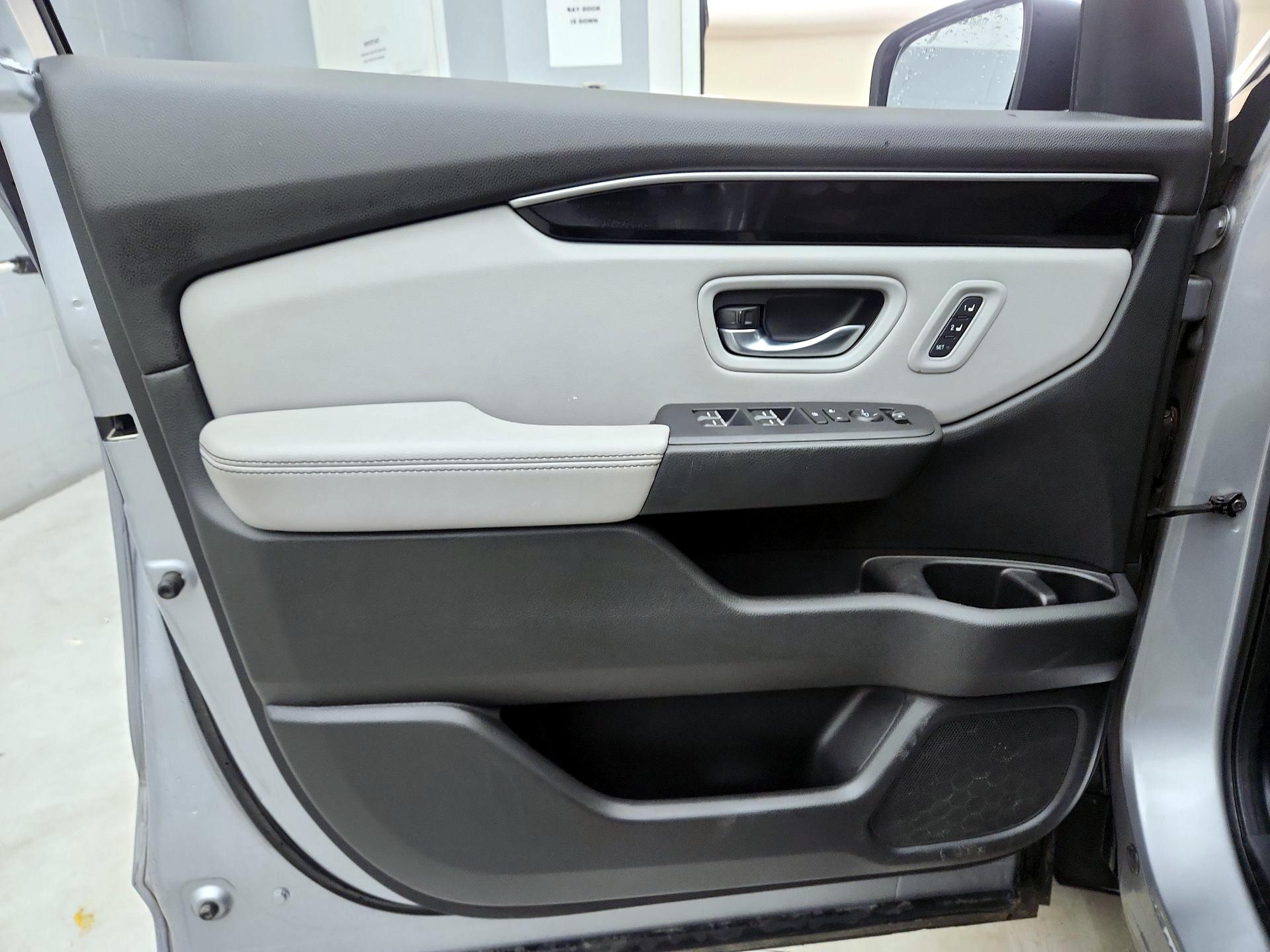 Thumbnail: 2023 Honda Pilot - 12