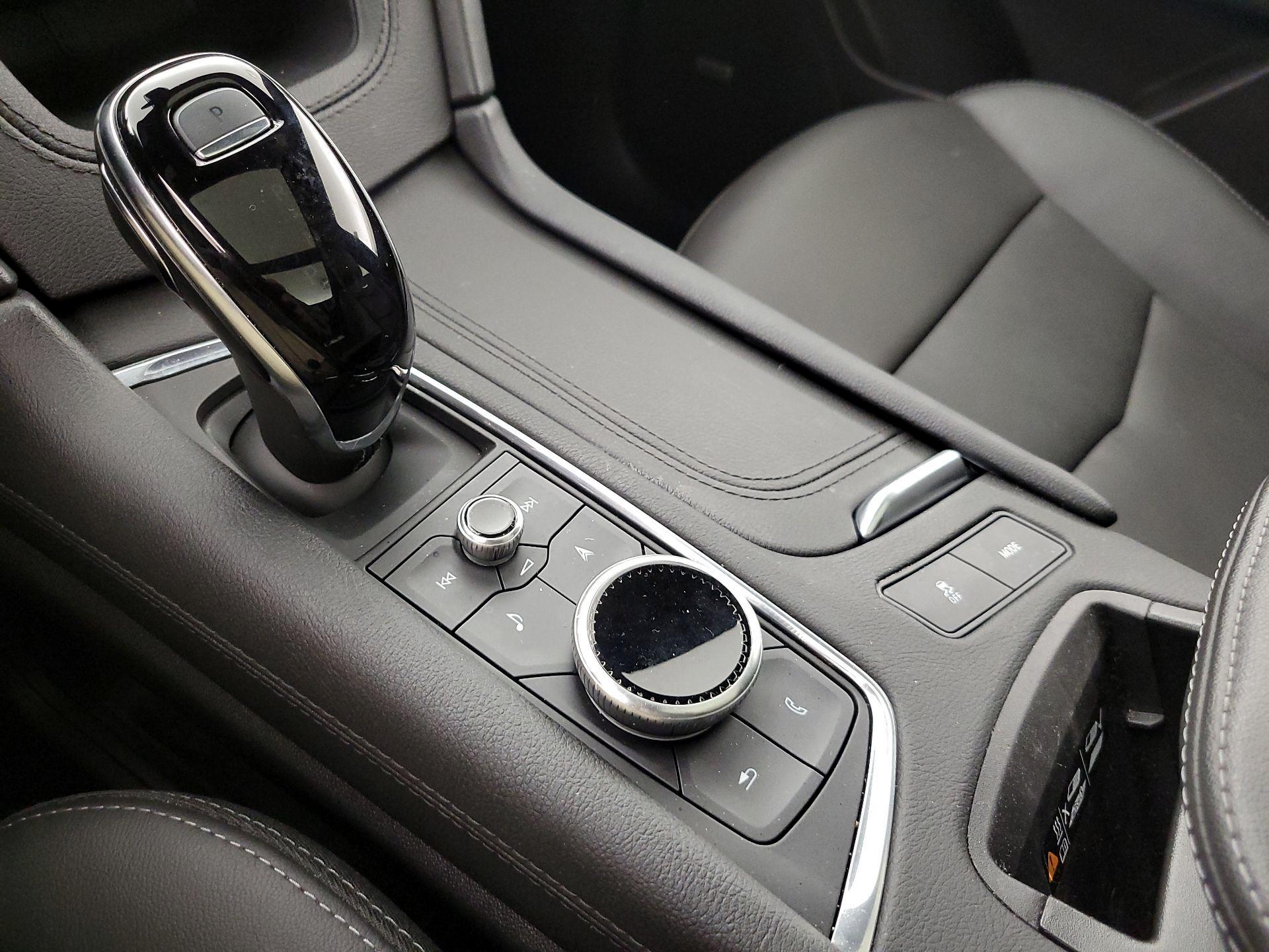 Thumbnail: 2025 Cadillac XT5 - 18