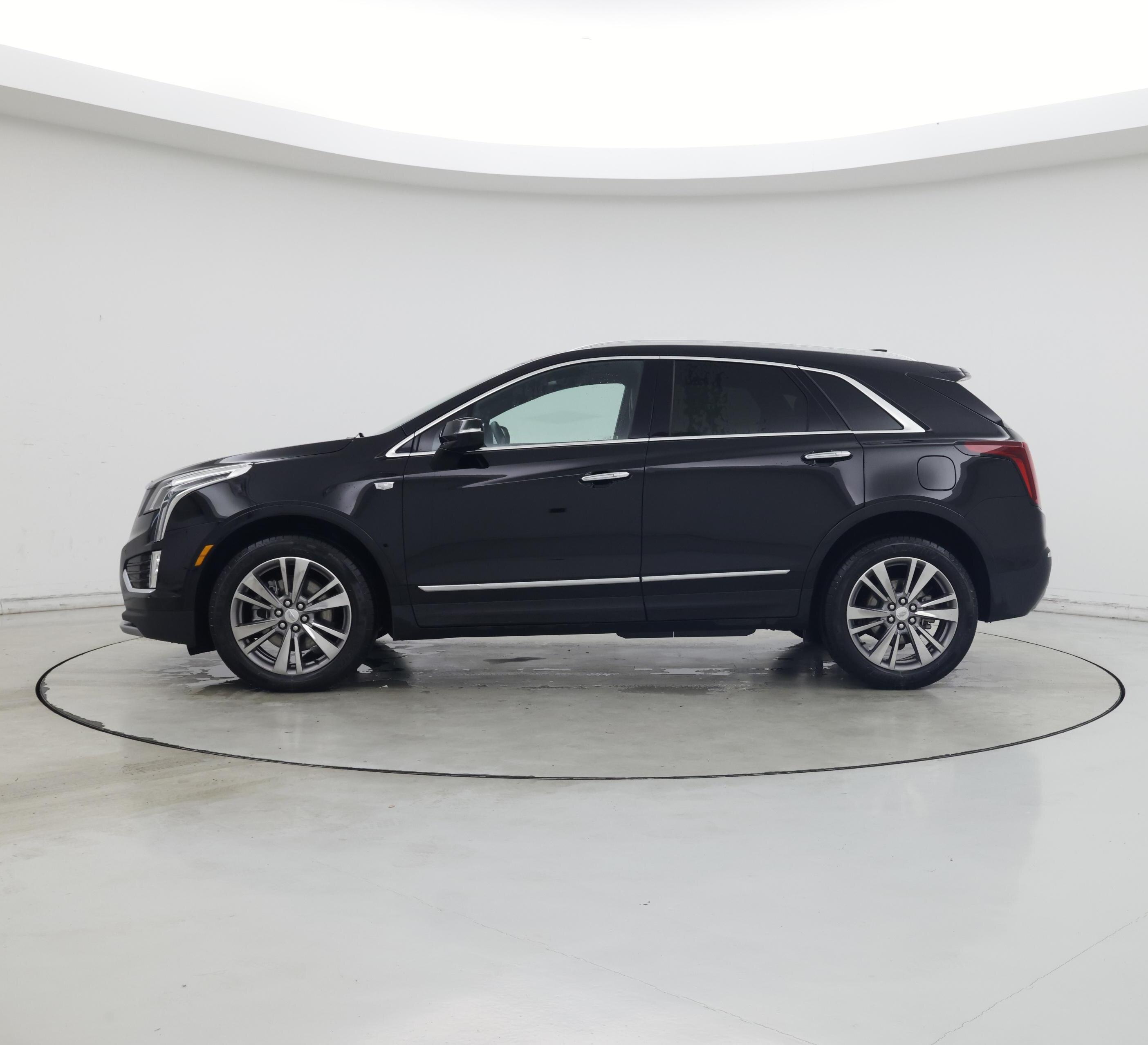 Thumbnail: 2025 Cadillac XT5 - 3