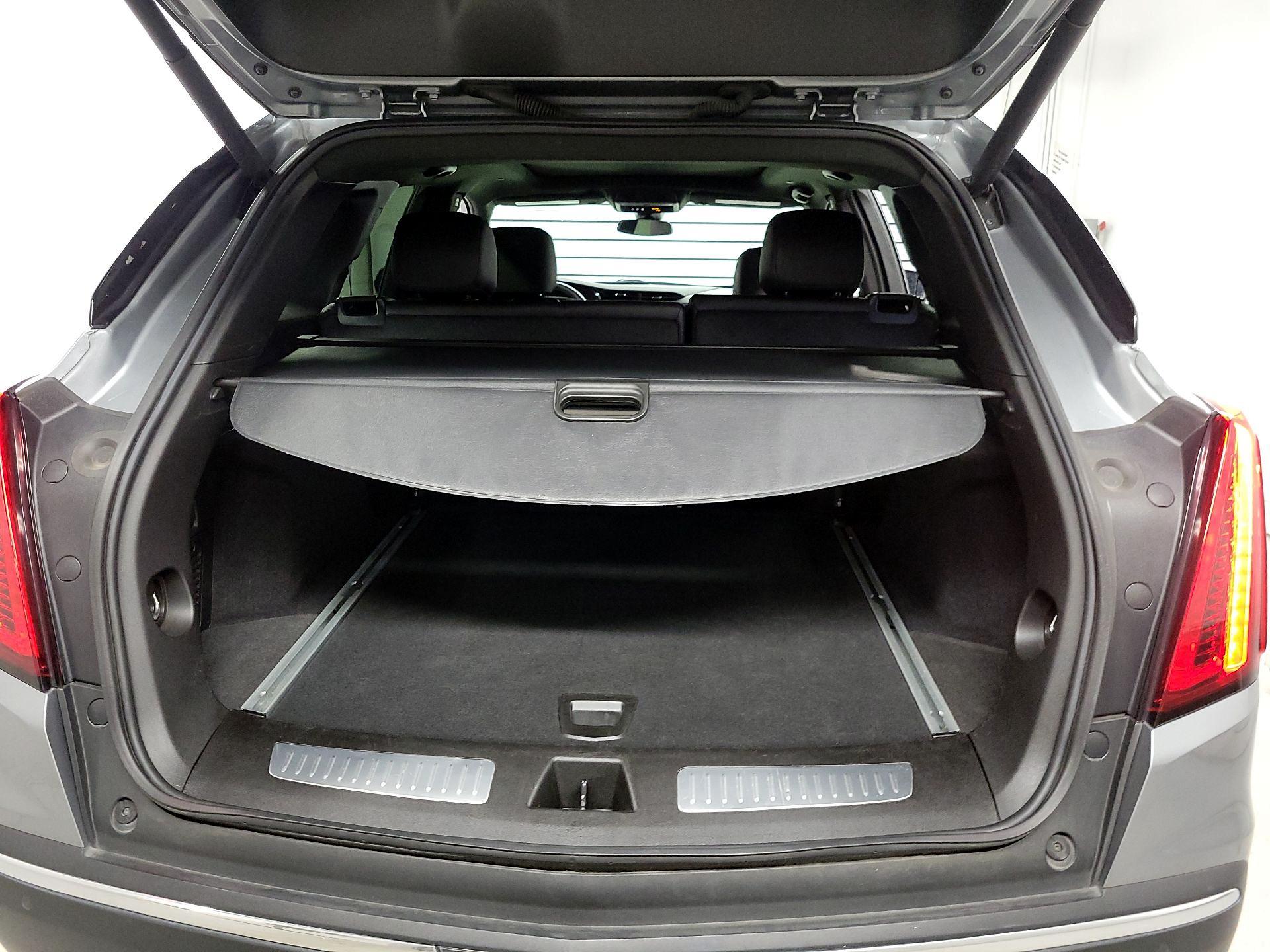 Thumbnail: 2025 Cadillac XT5 - 16