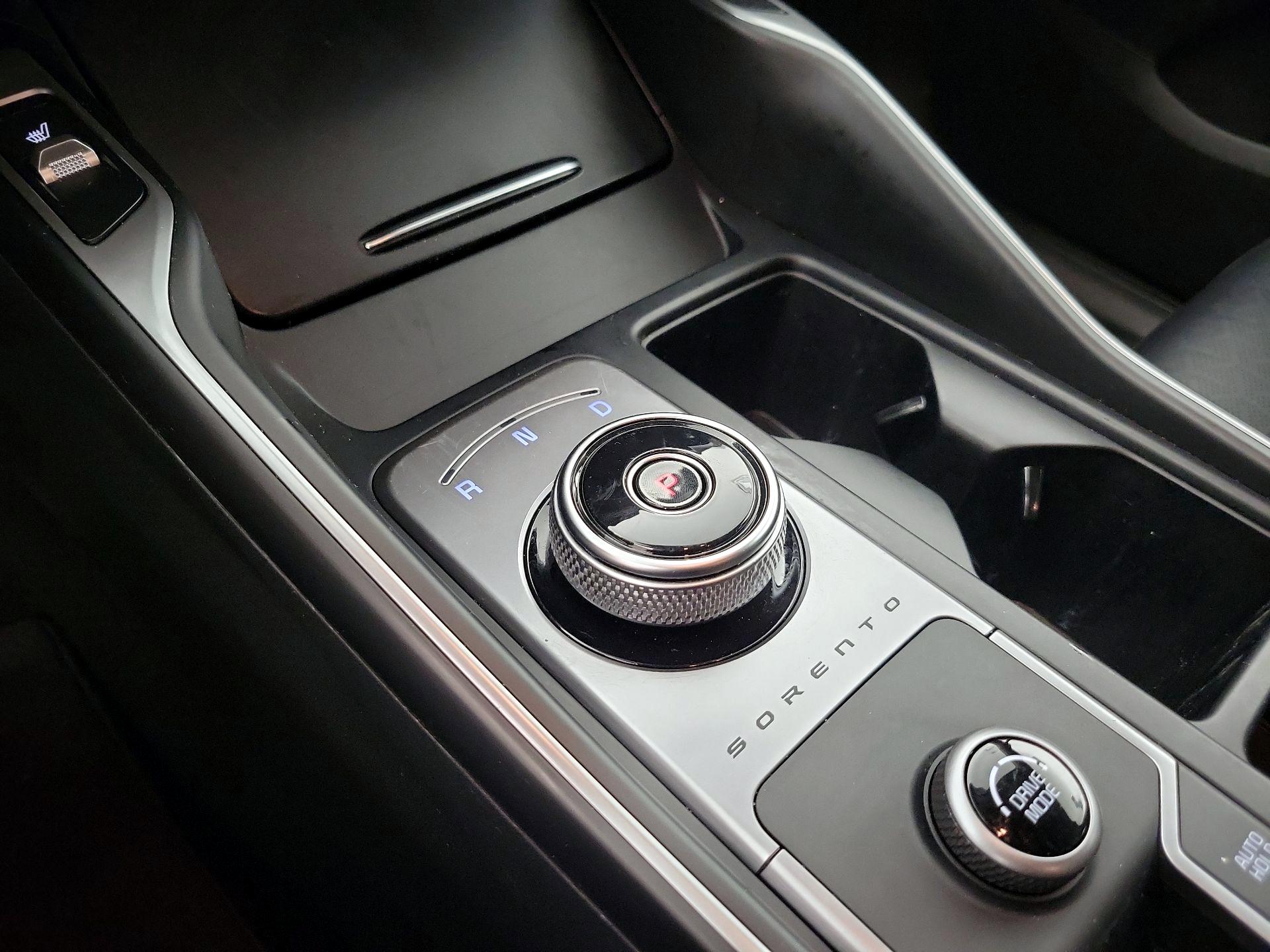 Thumbnail: 2023 Kia Sorento - 18