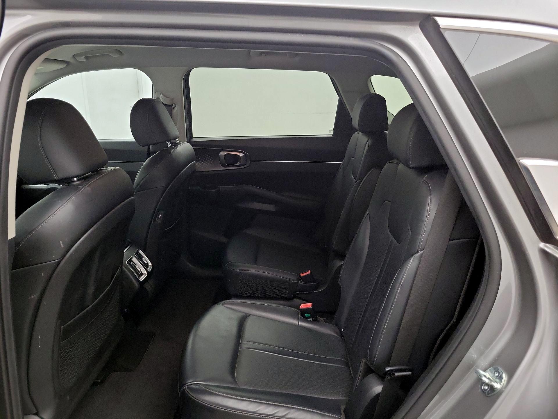 Thumbnail: 2023 Kia Sorento - 20