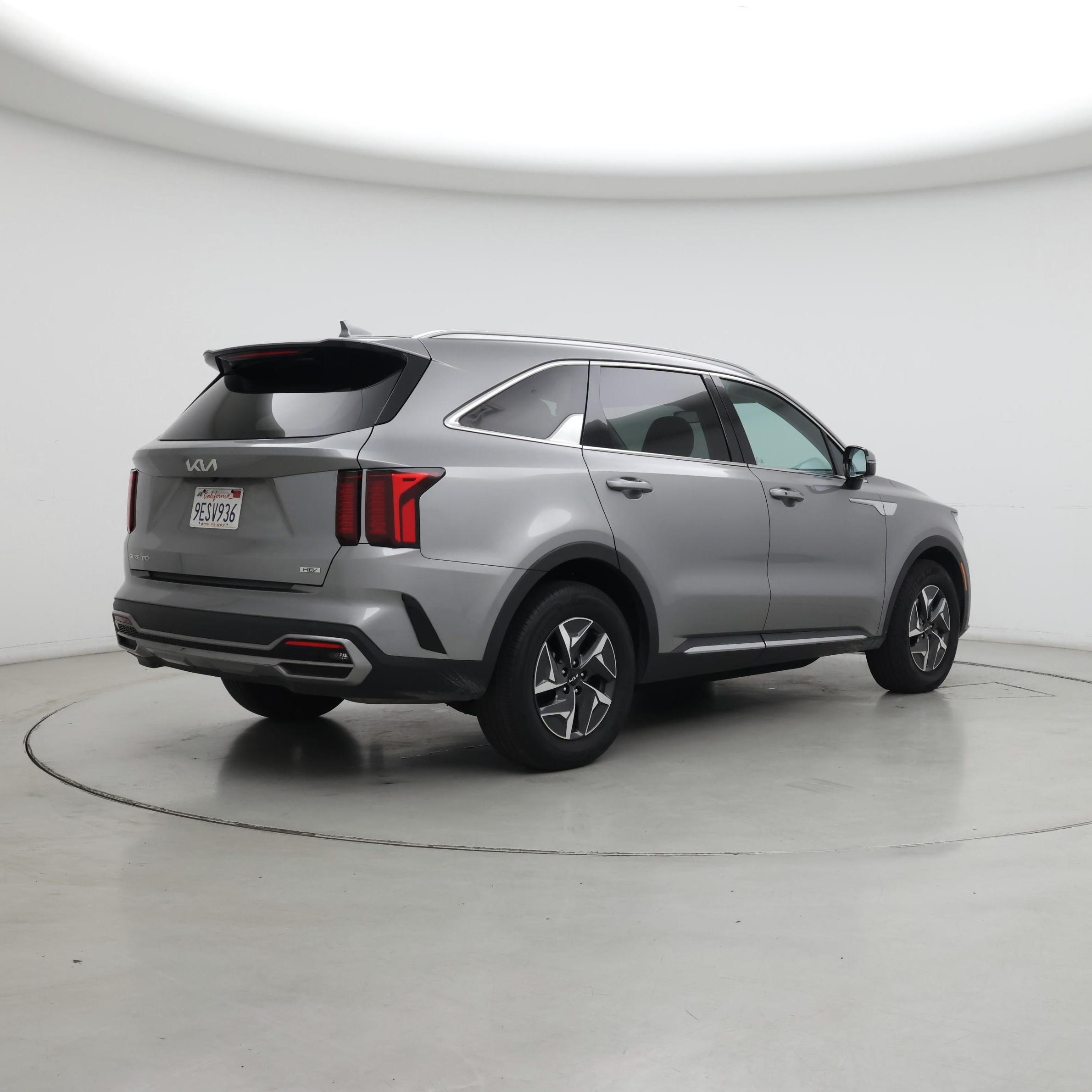 Thumbnail: 2023 Kia Sorento - 8