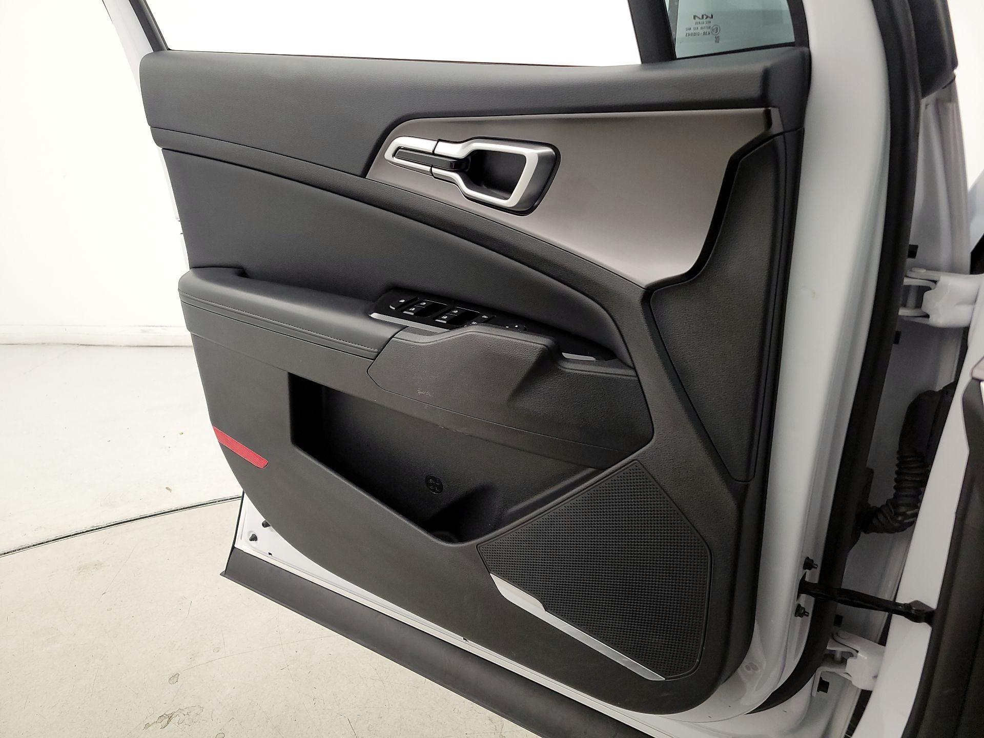 Thumbnail: 2023 Kia Sportage - 12